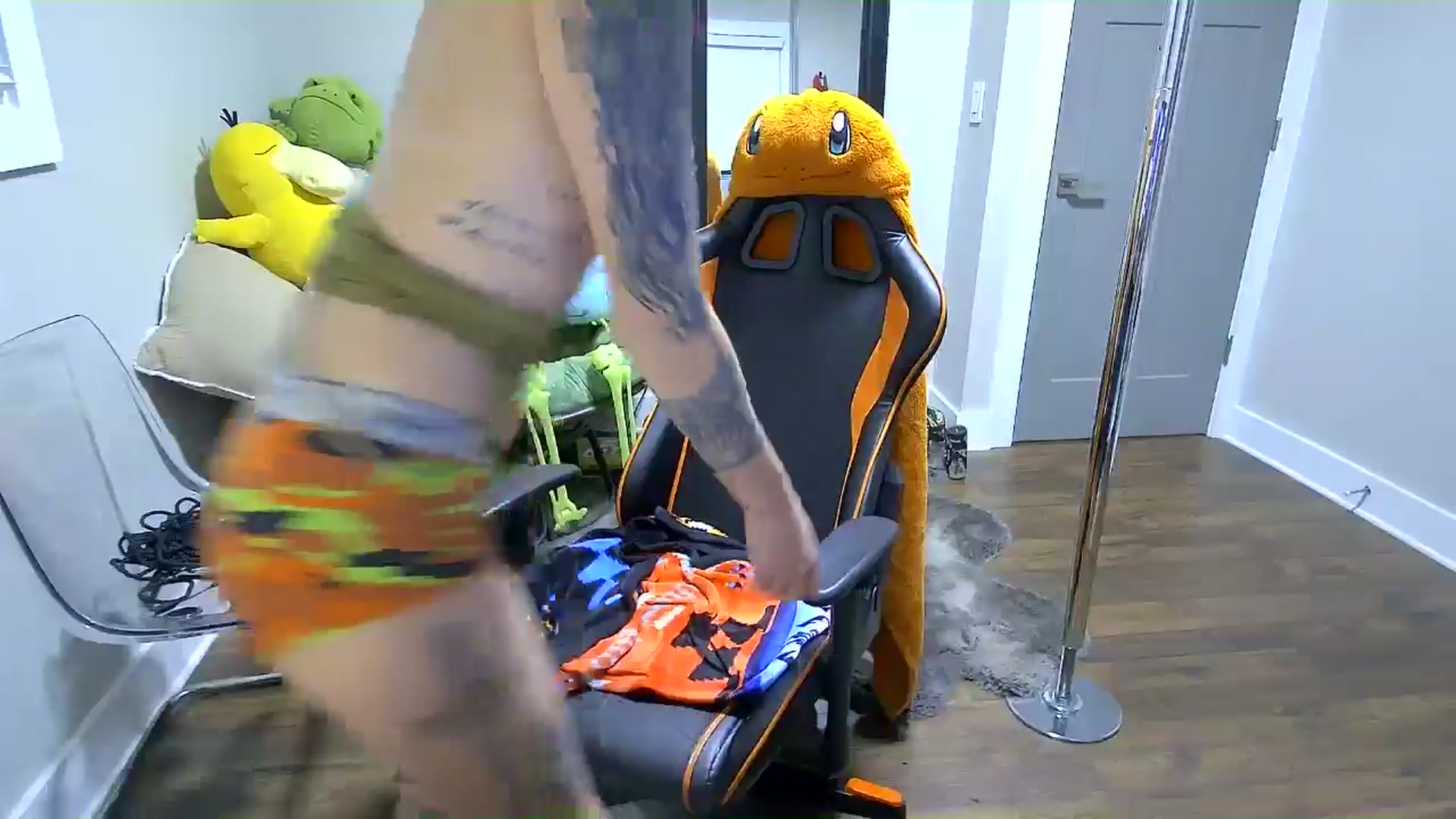 Gallery image thumbnail from Fueledbyfiona's myfreecams stream on, 09/17/2025, 03:58 image 4 of 20