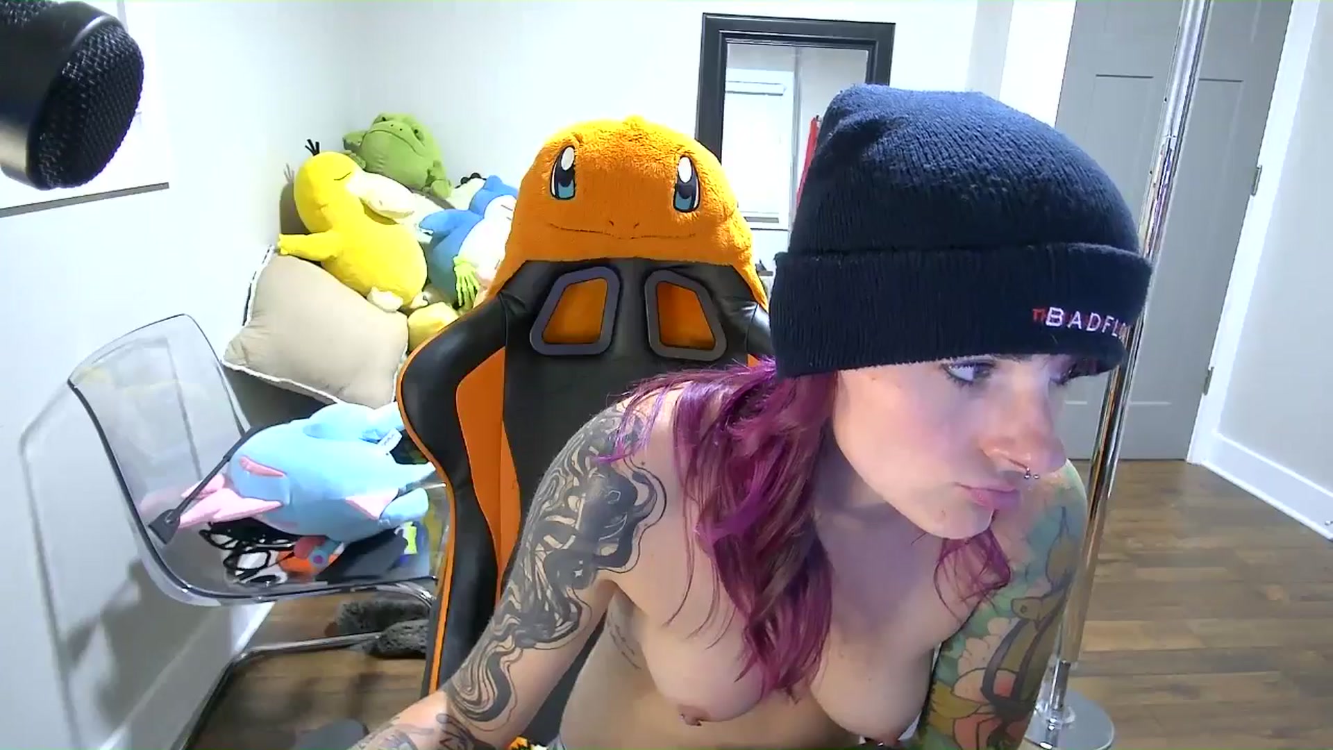 Gallery image thumbnail from Fueledbyfiona's myfreecams stream on, 09/17/2025, 03:58 image 19 of 20