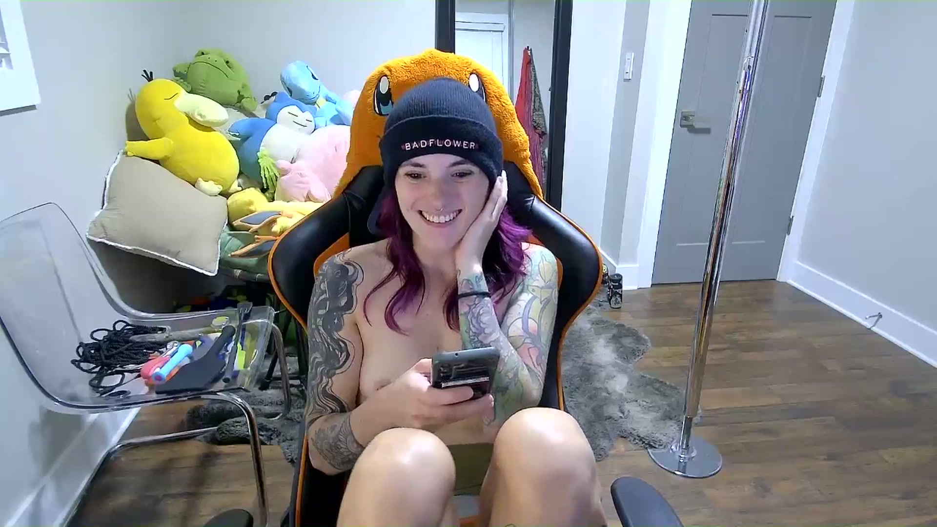 Gallery image thumbnail from Fueledbyfiona's myfreecams stream on, 09/17/2025, 03:58 image 8 of 20