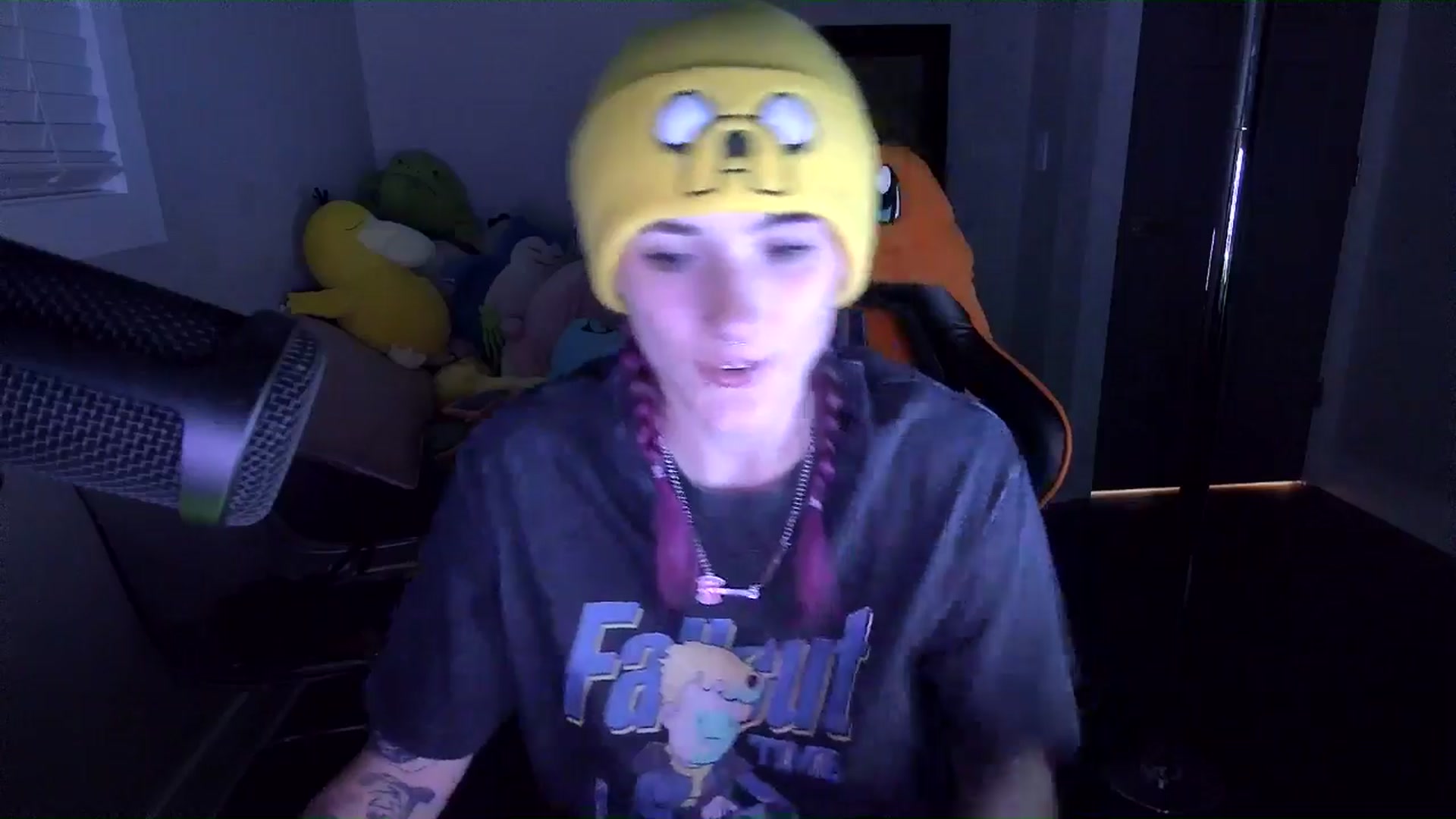 Gallery image thumbnail from Fueledbyfiona's myfreecams stream on, 09/19/2025, 04:09 image 16 of 20