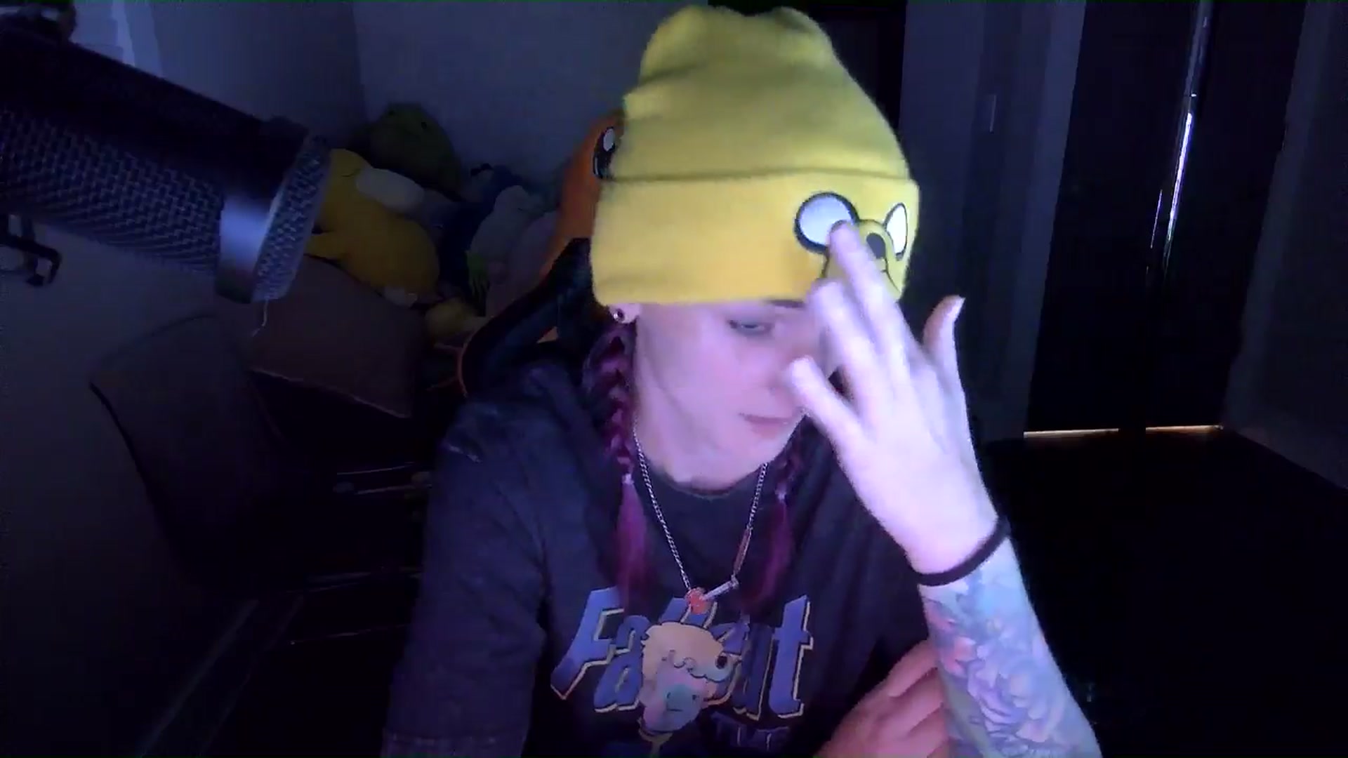 Gallery image thumbnail from Fueledbyfiona's myfreecams stream on, 09/19/2025, 04:09 image 3 of 20