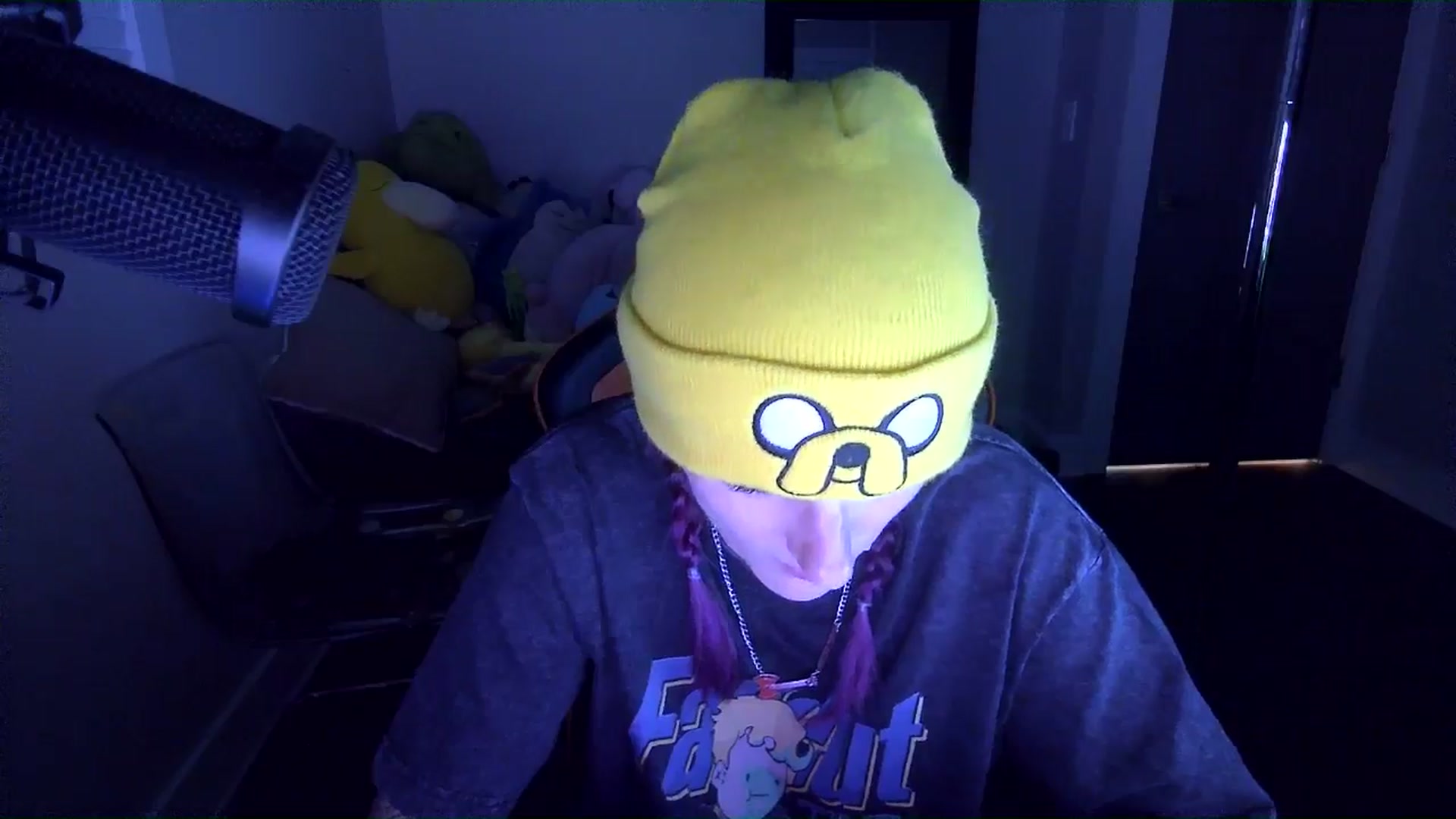 Gallery image thumbnail from Fueledbyfiona's myfreecams stream on, 09/19/2025, 04:09 image 4 of 20