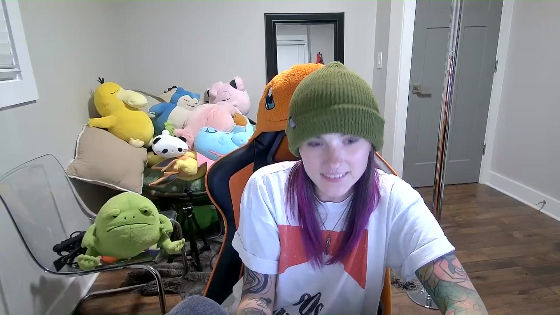 Gallery image thumbnail from Fueledbyfiona's myfreecams stream on, 09/21/2025, 03:23 image 18 of 20