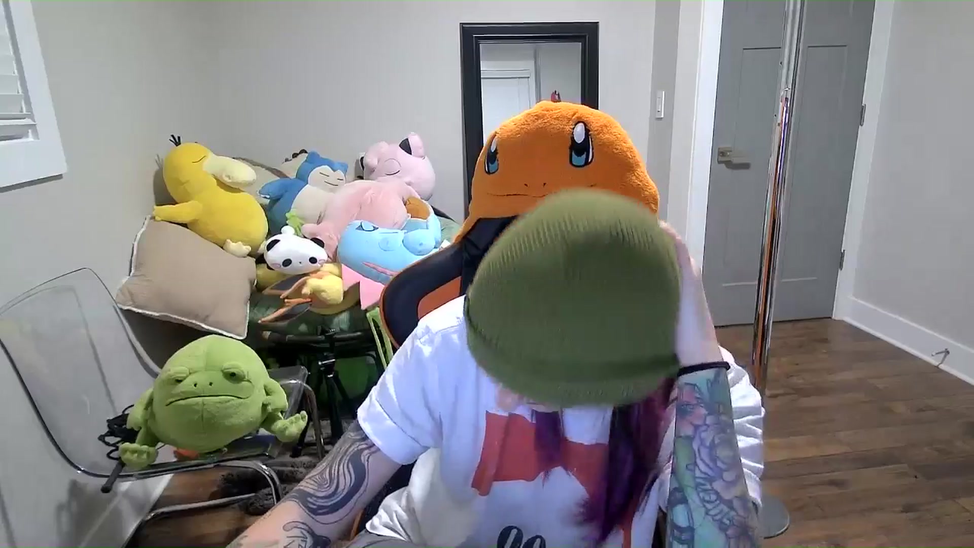 Gallery image thumbnail from Fueledbyfiona's myfreecams stream on, 09/21/2025, 03:23 image 9 of 20
