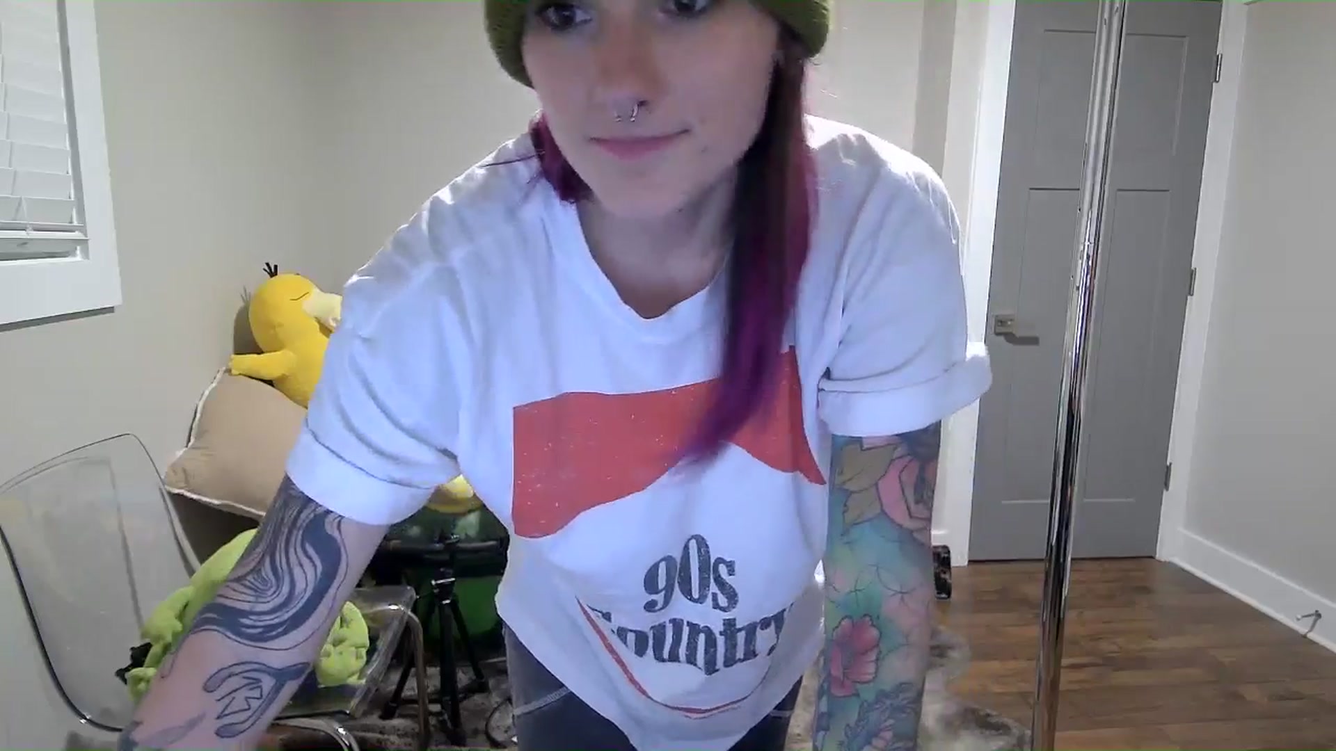 Gallery image thumbnail from Fueledbyfiona's myfreecams stream on, 09/21/2025, 03:23 image 3 of 20