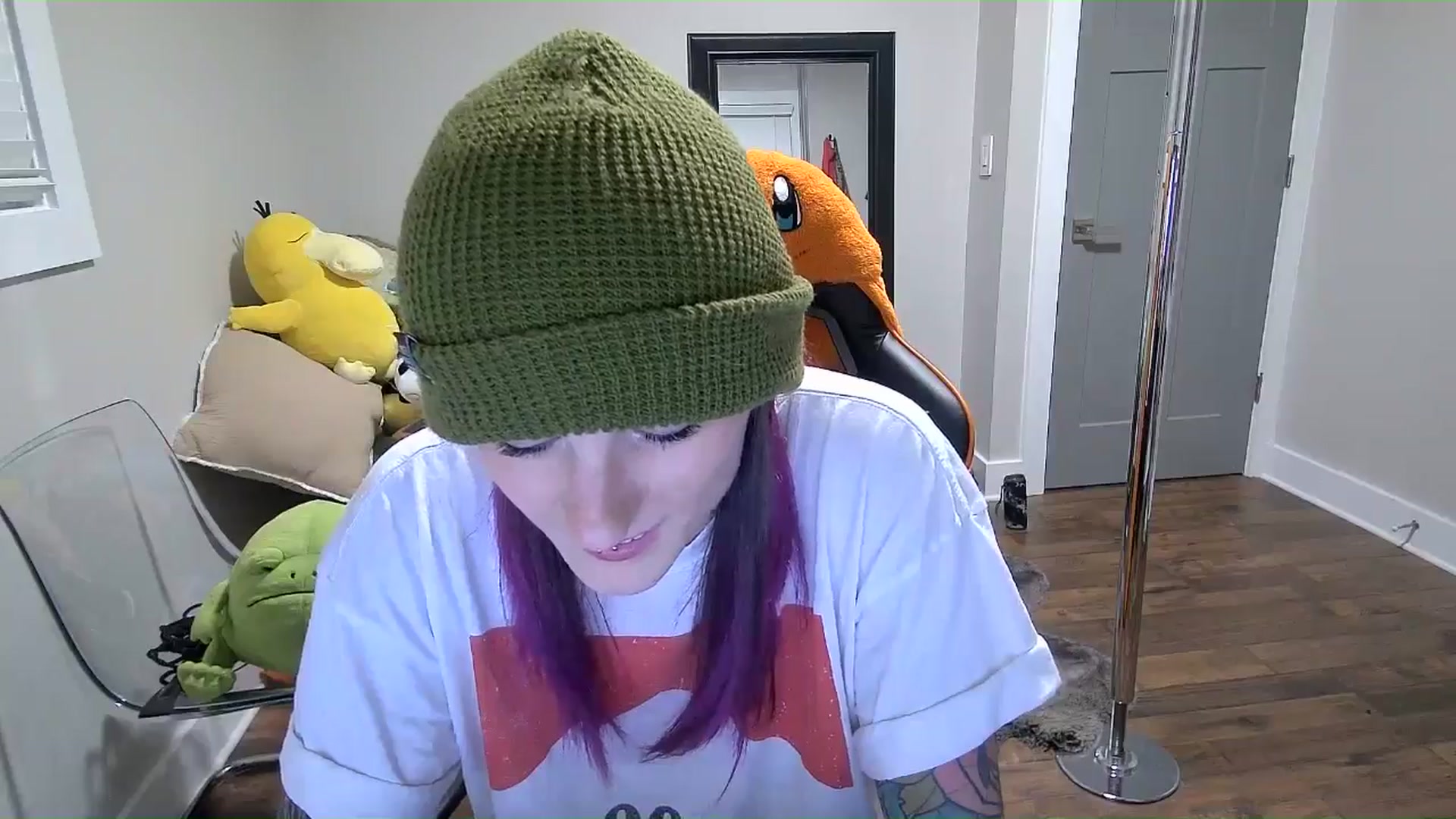 Gallery image thumbnail from Fueledbyfiona's myfreecams stream on, 09/21/2025, 03:23 image 10 of 20