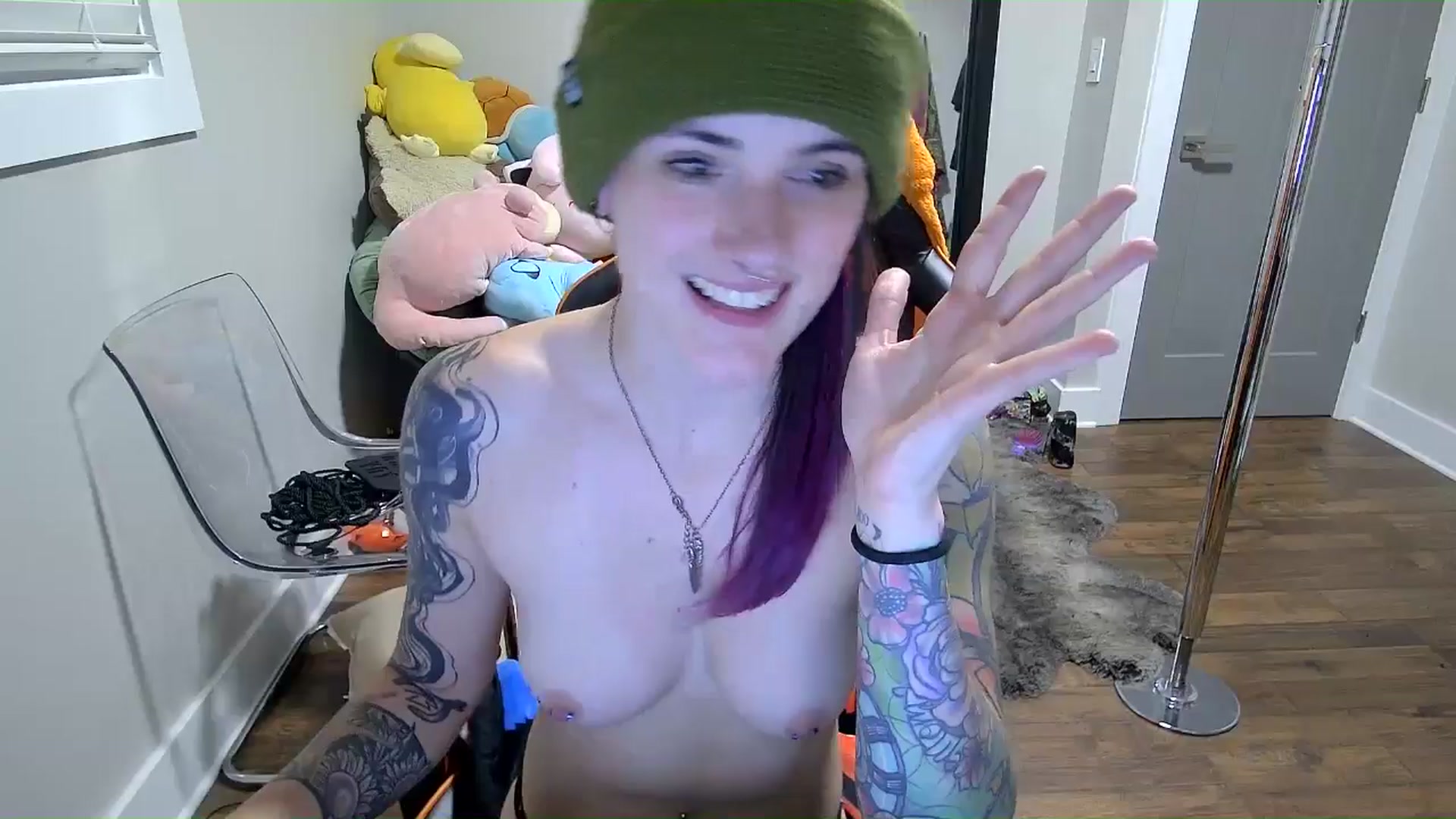 Gallery image thumbnail from Fueledbyfiona's myfreecams stream on, 09/21/2025, 05:57 image 9 of 20