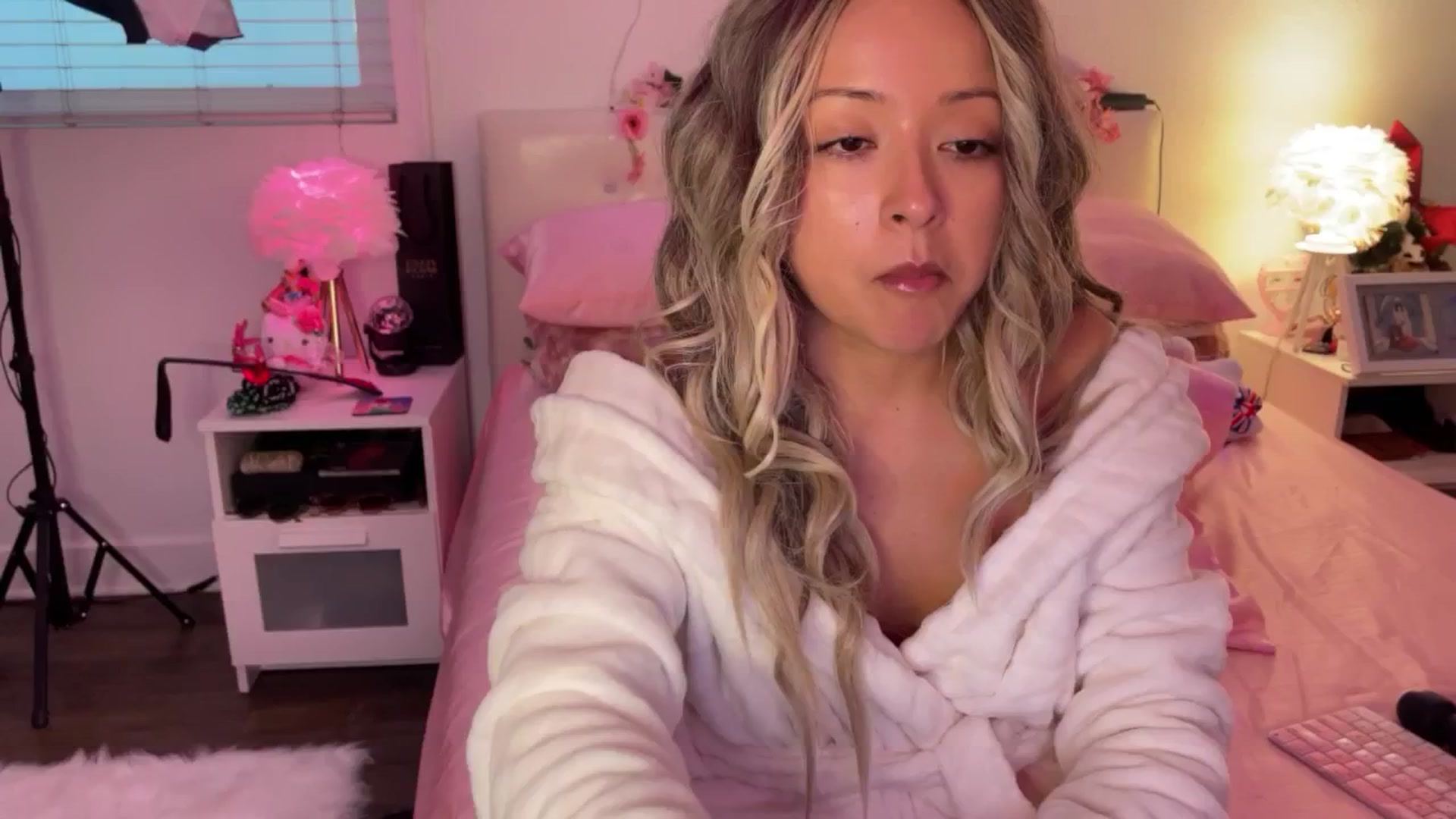 Gallery image thumbnail from FunSizedGal's myfreecams stream on, 03/13/2025, 01:09 image 20 of 20