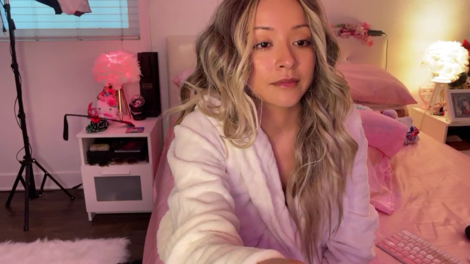 Gallery image thumbnail from FunSizedGal's myfreecams stream on, 03/13/2025, 01:09 image 6 of 20
