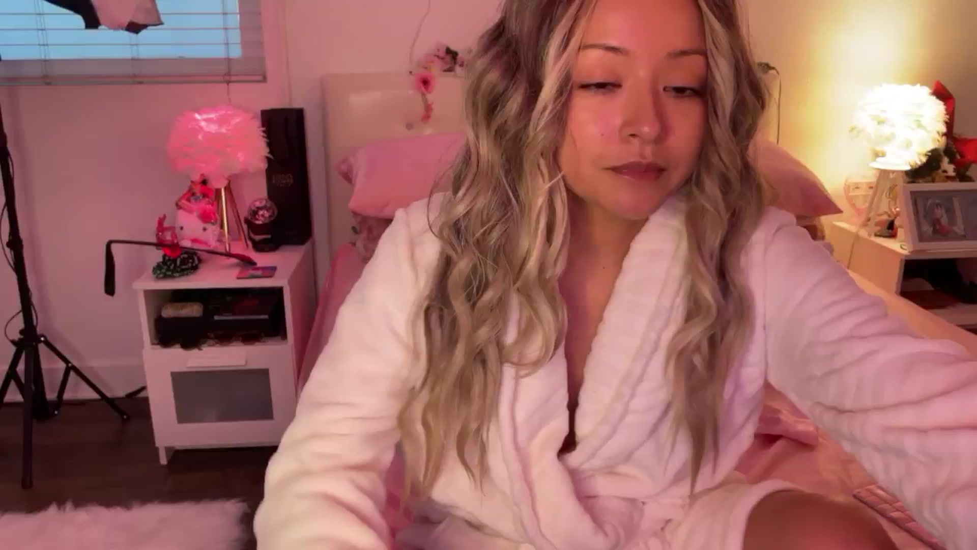 Gallery image thumbnail from FunSizedGal's myfreecams stream on, 03/13/2025, 01:09 image 12 of 20