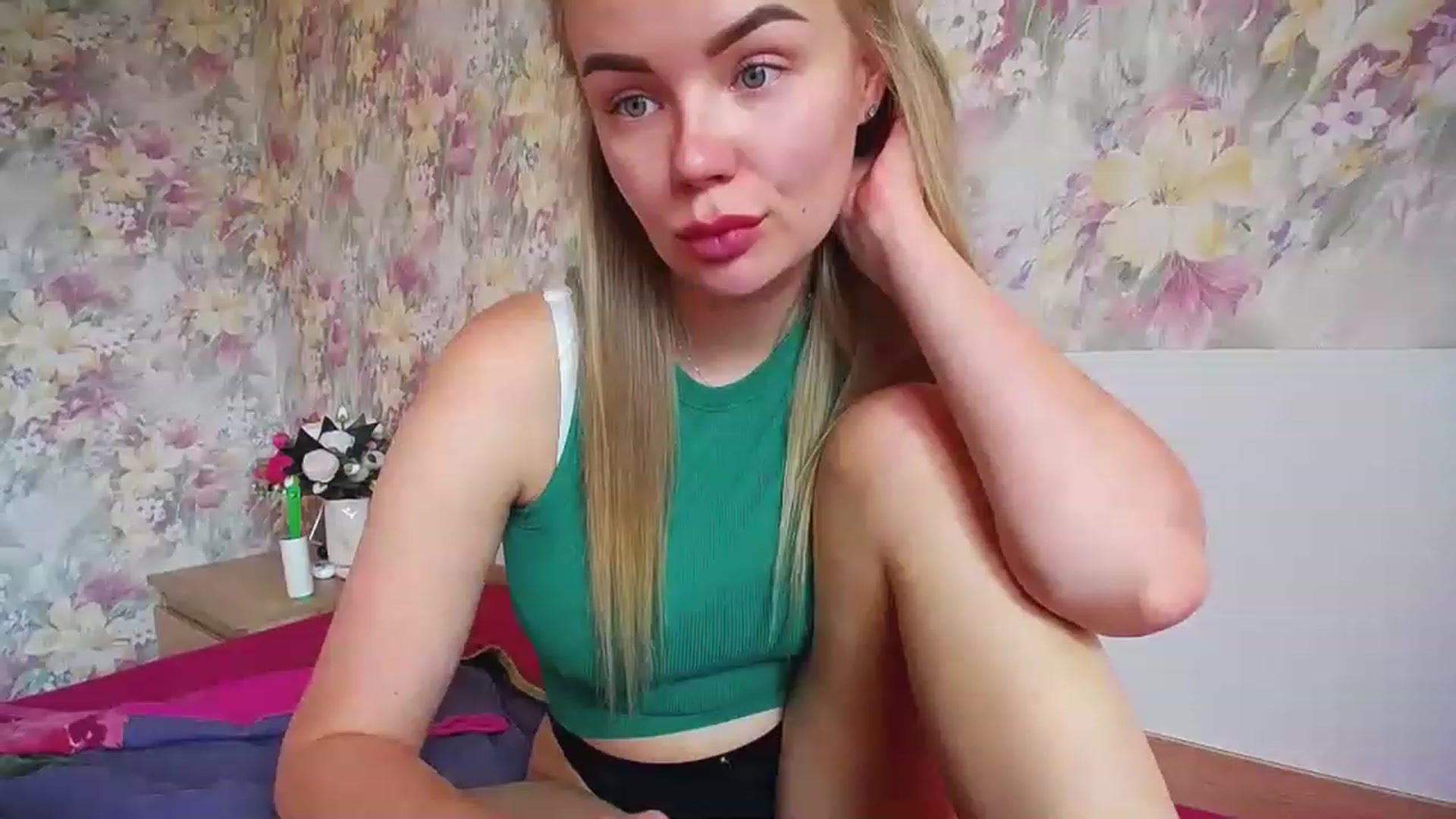 Gallery image thumbnail from FunSun5's myfreecams stream on, 05/25/2023, 12:45 image 3 of 20