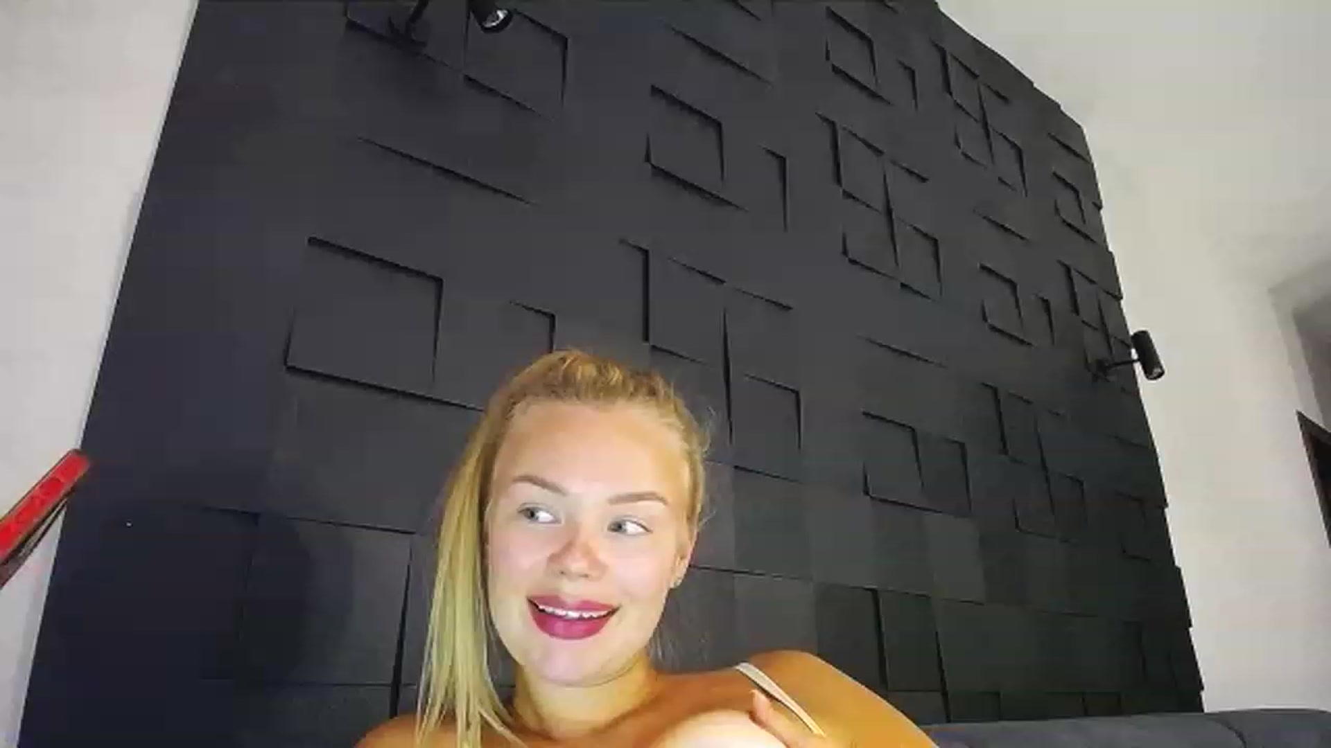 Gallery image thumbnail from FunSun5's myfreecams stream on, 07/22/2023, 18:01 image 16 of 20