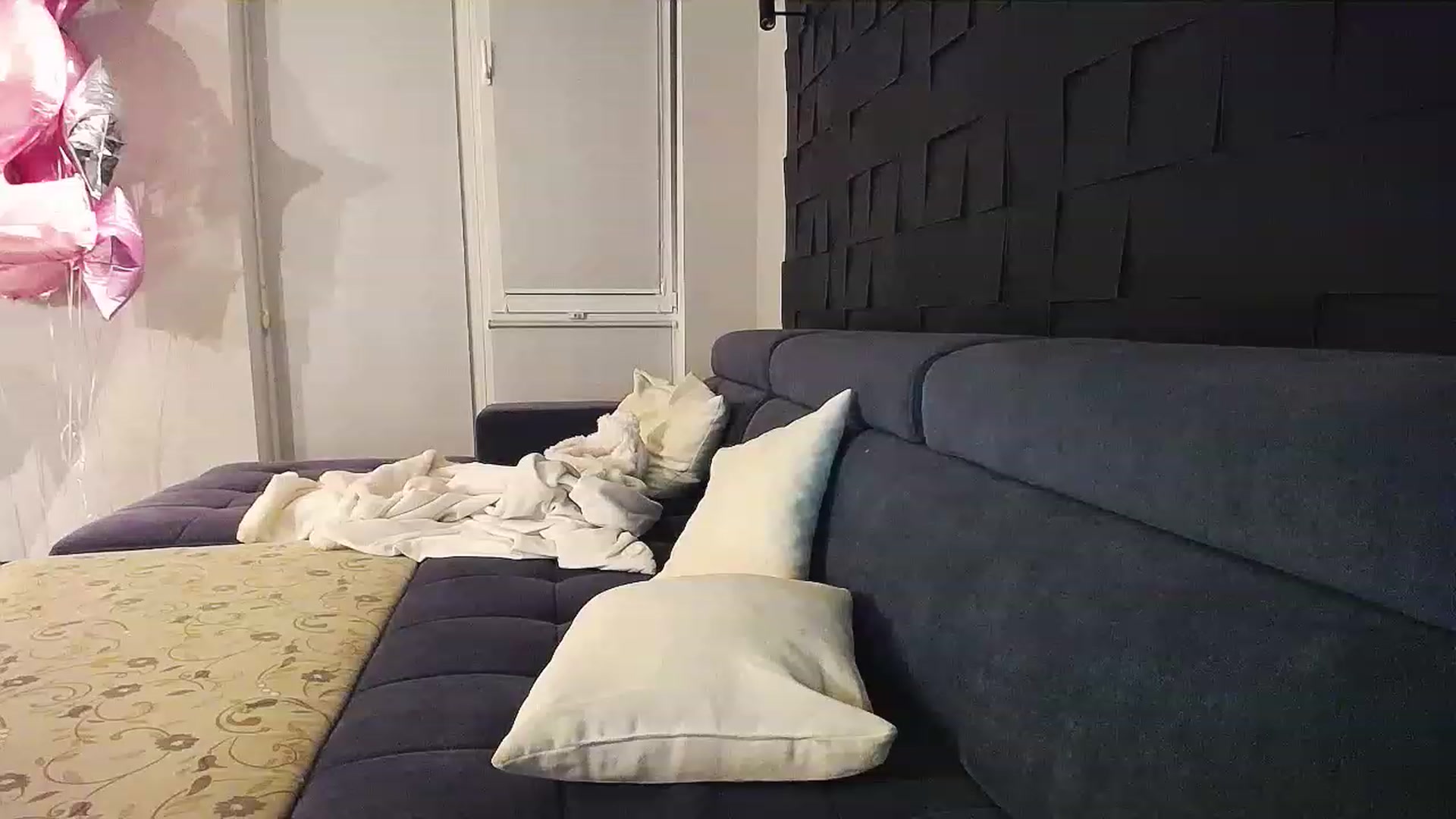 Gallery image thumbnail from FunSun5's myfreecams stream on, 08/03/2023, 19:26 image 10 of 20