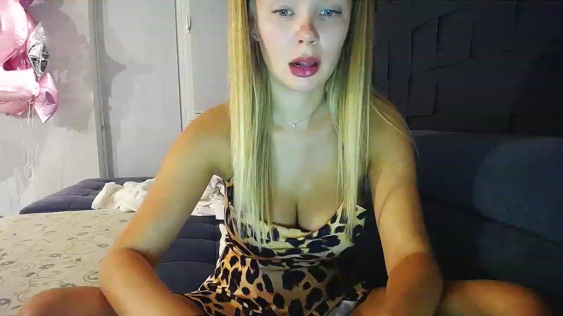Gallery image thumbnail from FunSun5's myfreecams stream on, 08/03/2023, 19:26 image 12 of 20