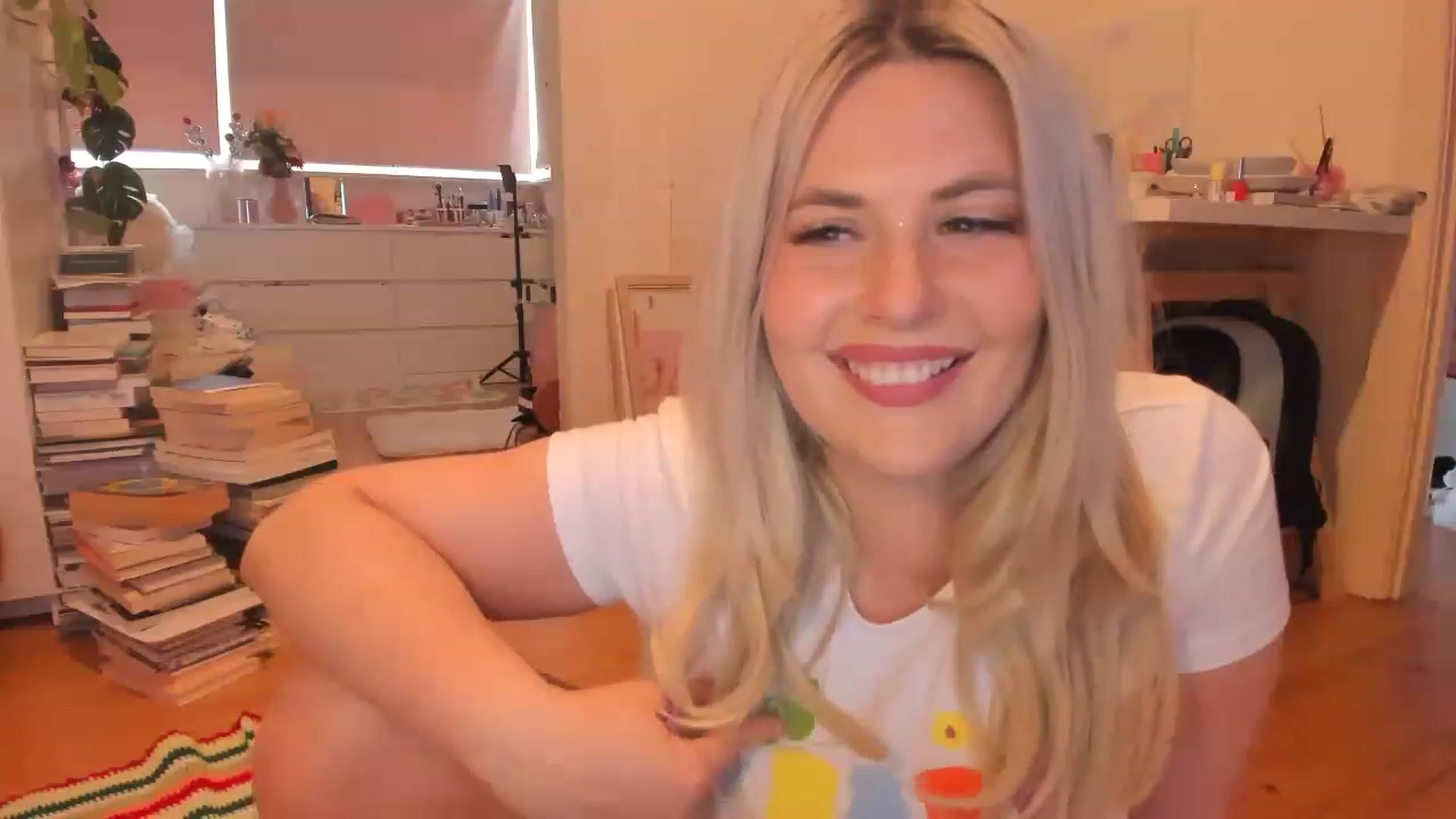 Gallery image thumbnail from Fun_Nikki's myfreecams stream on, 02/16/2023, 08:09 image 17 of 20