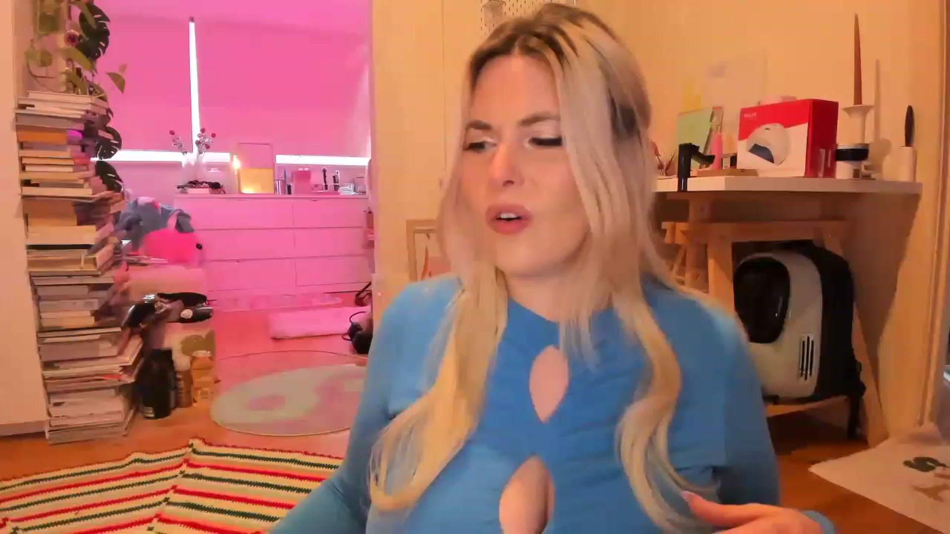Gallery image thumbnail from Fun_Nikki's myfreecams stream on, 03/23/2023, 11:41 image 1 of 20
