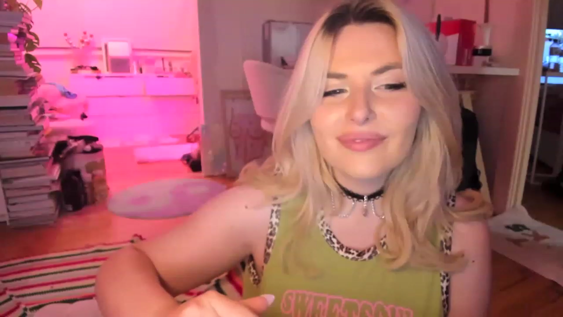 Gallery image thumbnail from Fun_Nikki's myfreecams stream on, 03/24/2023, 10:53 image 13 of 20