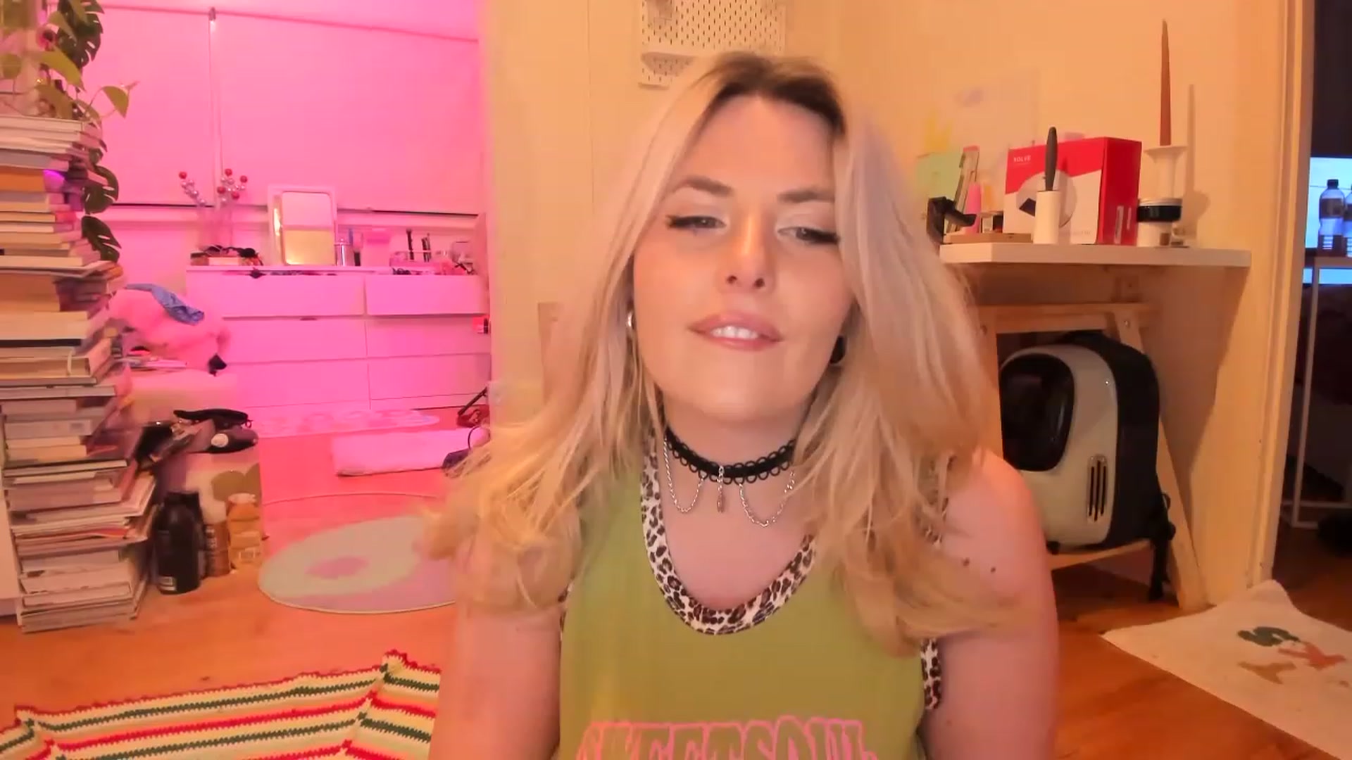 Gallery image thumbnail from Fun_Nikki's myfreecams stream on, 03/24/2023, 10:53 image 16 of 20