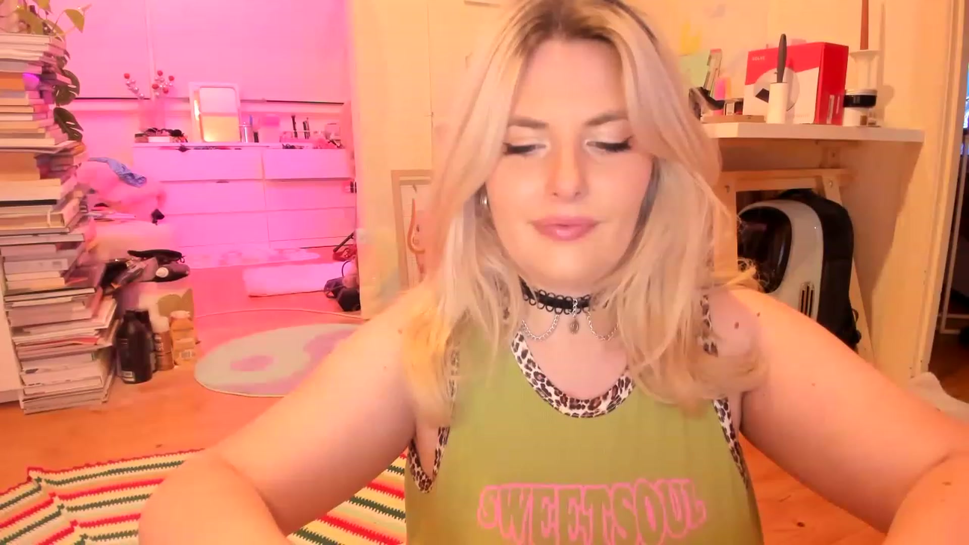 Gallery image thumbnail from Fun_Nikki's myfreecams stream on, 03/24/2023, 10:53 image 19 of 20