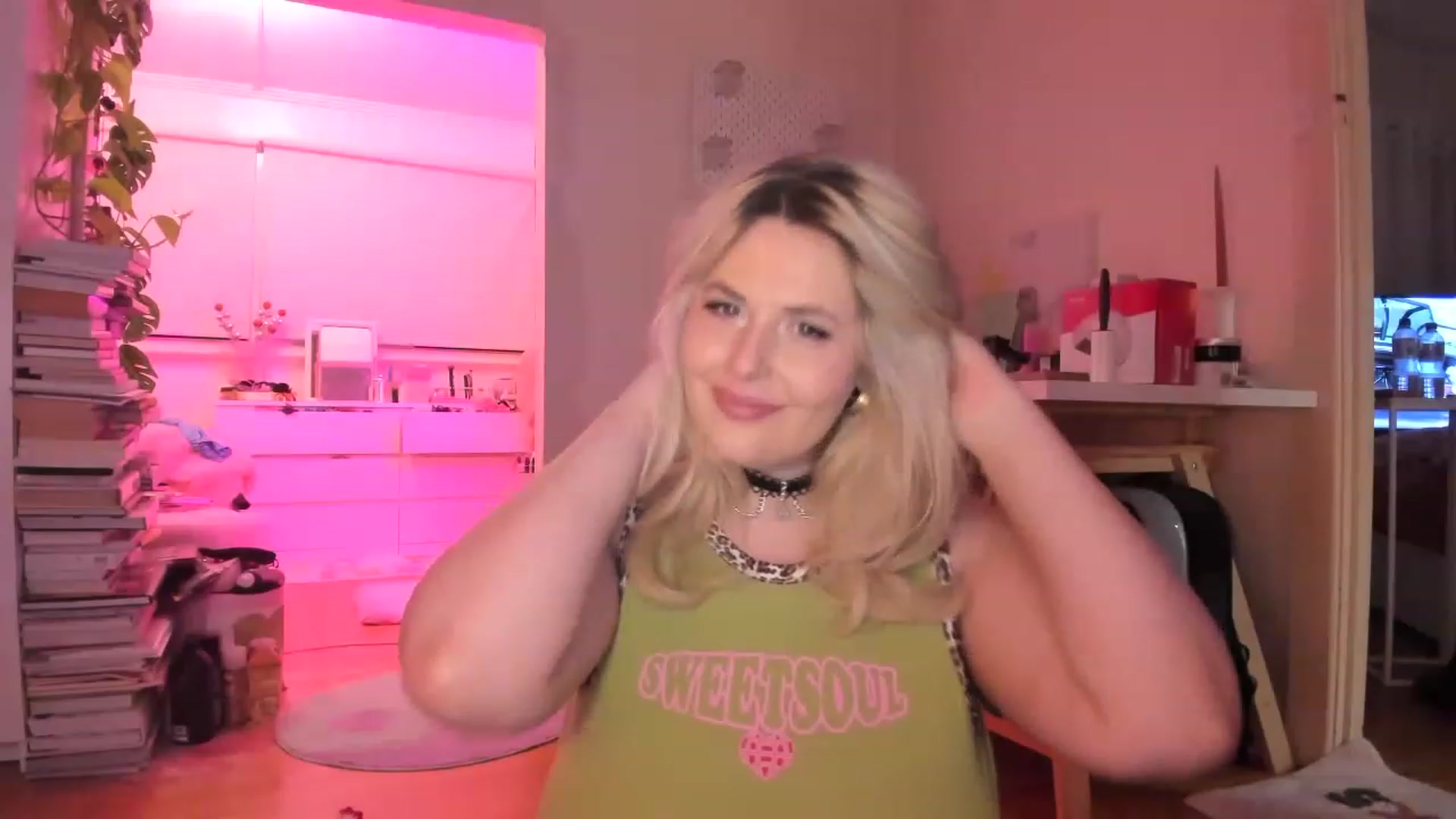 Gallery image thumbnail from Fun_Nikki's myfreecams stream on, 03/24/2023, 10:53 image 14 of 20