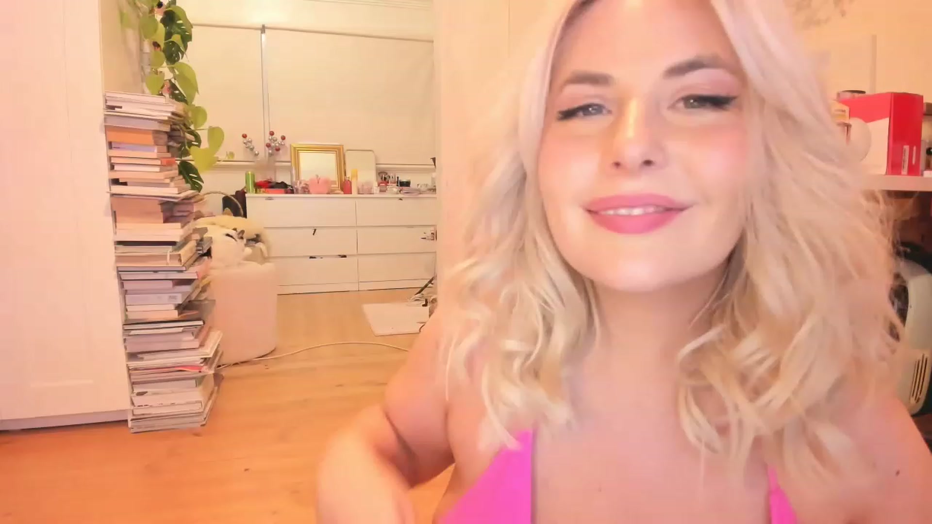 Gallery image thumbnail from Fun_Nikki's myfreecams stream on, 04/29/2023, 10:37 image 5 of 20