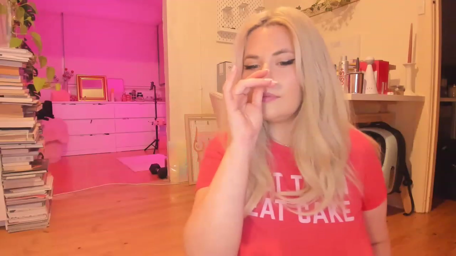 Gallery image thumbnail from Fun_Nikki's myfreecams stream on, 05/04/2023, 11:08 image 3 of 20