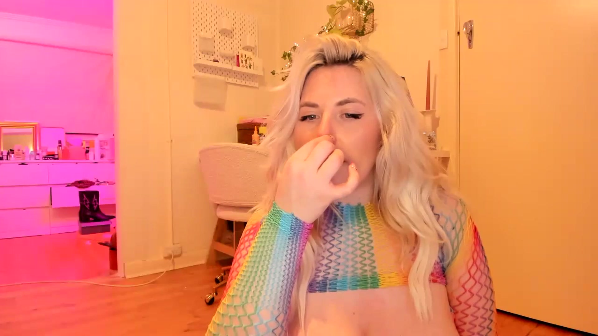Gallery image thumbnail from Fun_Nikki's myfreecams stream on, 07/01/2023, 13:27 image 20 of 20