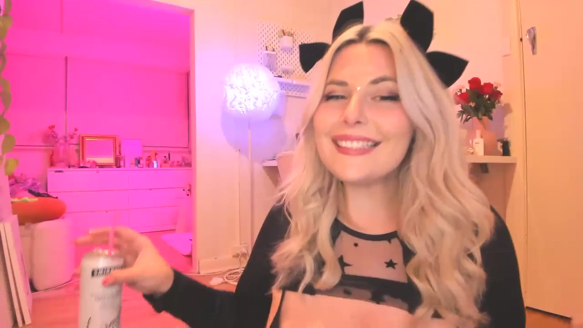 Gallery image thumbnail from Fun_Nikki's myfreecams stream on, 07/08/2023, 13:28 image 1 of 20
