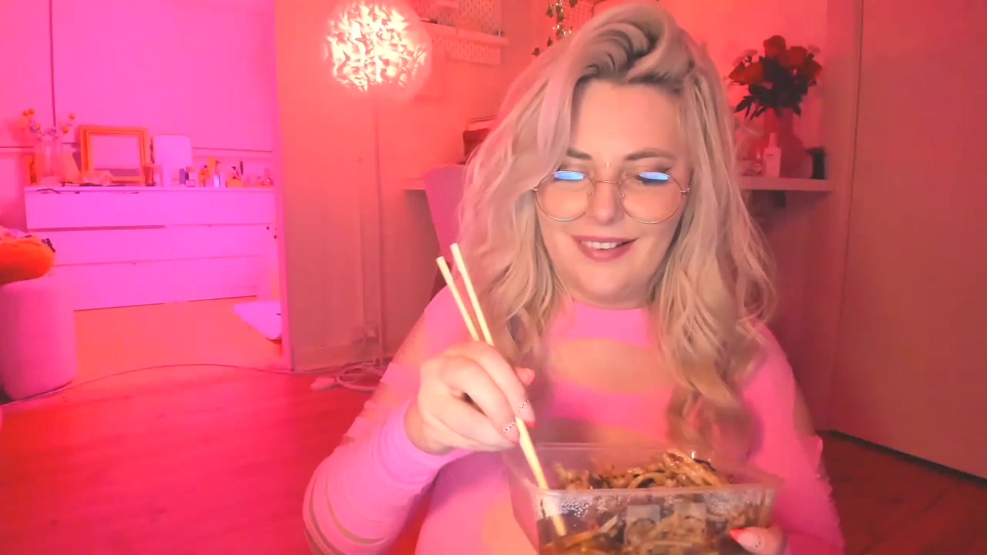 Gallery image thumbnail from Fun_Nikki's myfreecams stream on, 07/08/2023, 14:58 image 13 of 20