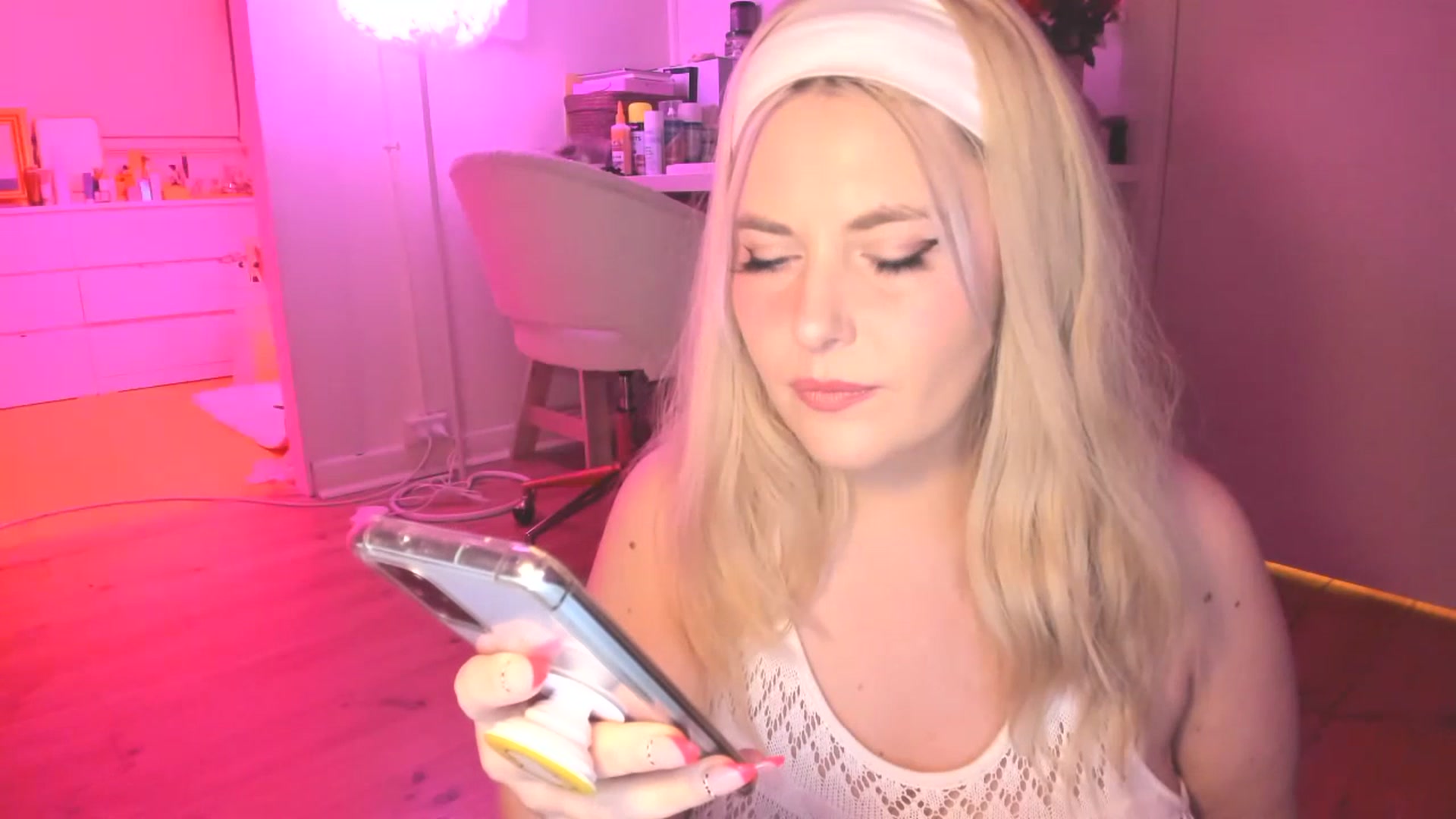 Gallery image thumbnail from Fun_Nikki's myfreecams stream on, 07/09/2023, 11:59 image 11 of 20