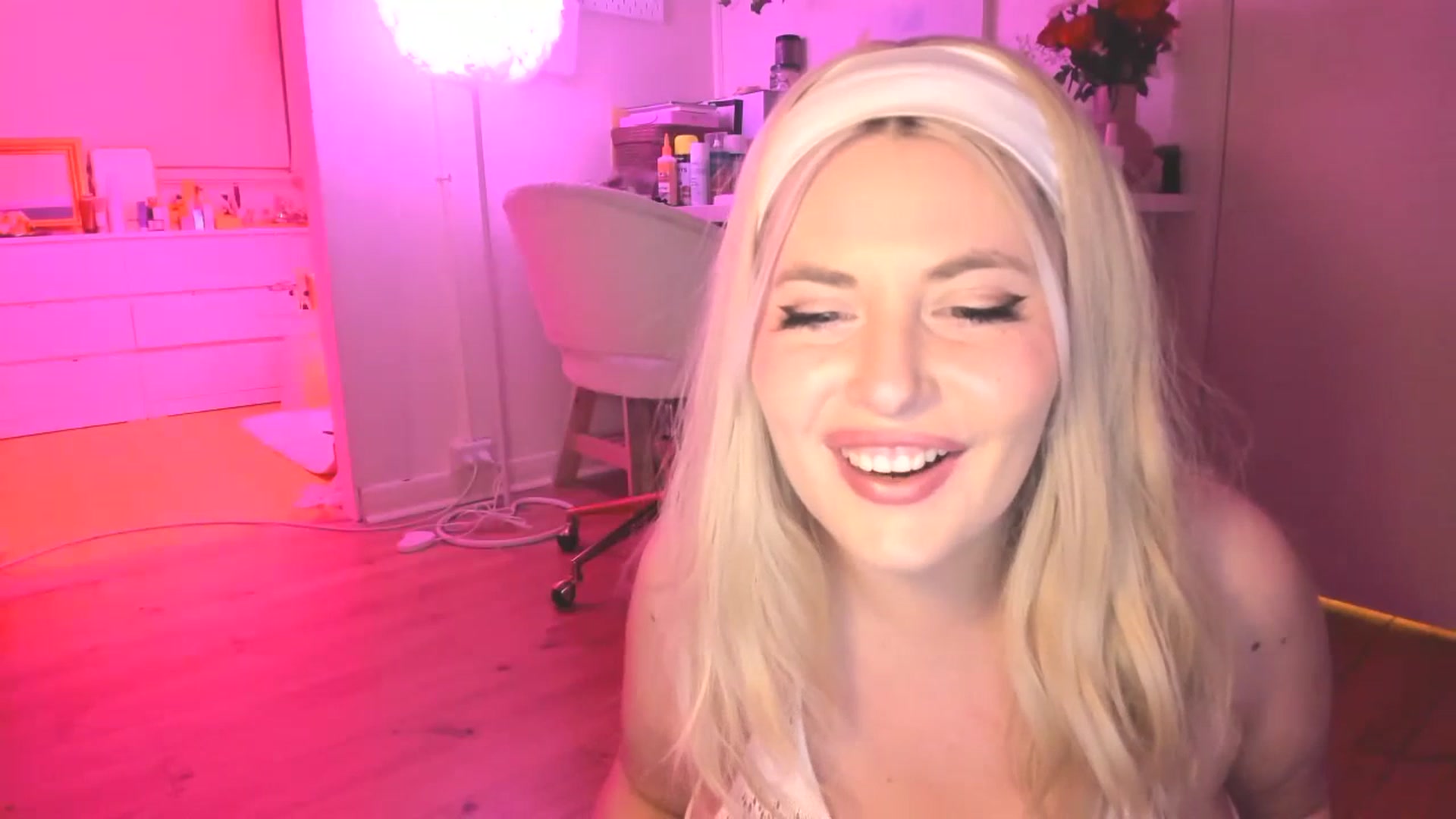Gallery image thumbnail from Fun_Nikki's myfreecams stream on, 07/09/2023, 11:59 image 4 of 20
