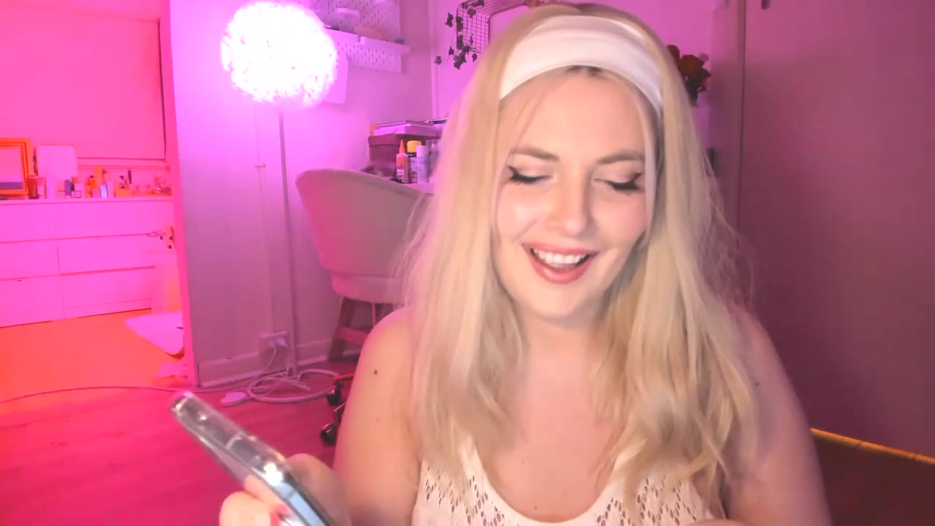 Gallery image thumbnail from Fun_Nikki's myfreecams stream on, 07/09/2023, 11:59 image 8 of 20