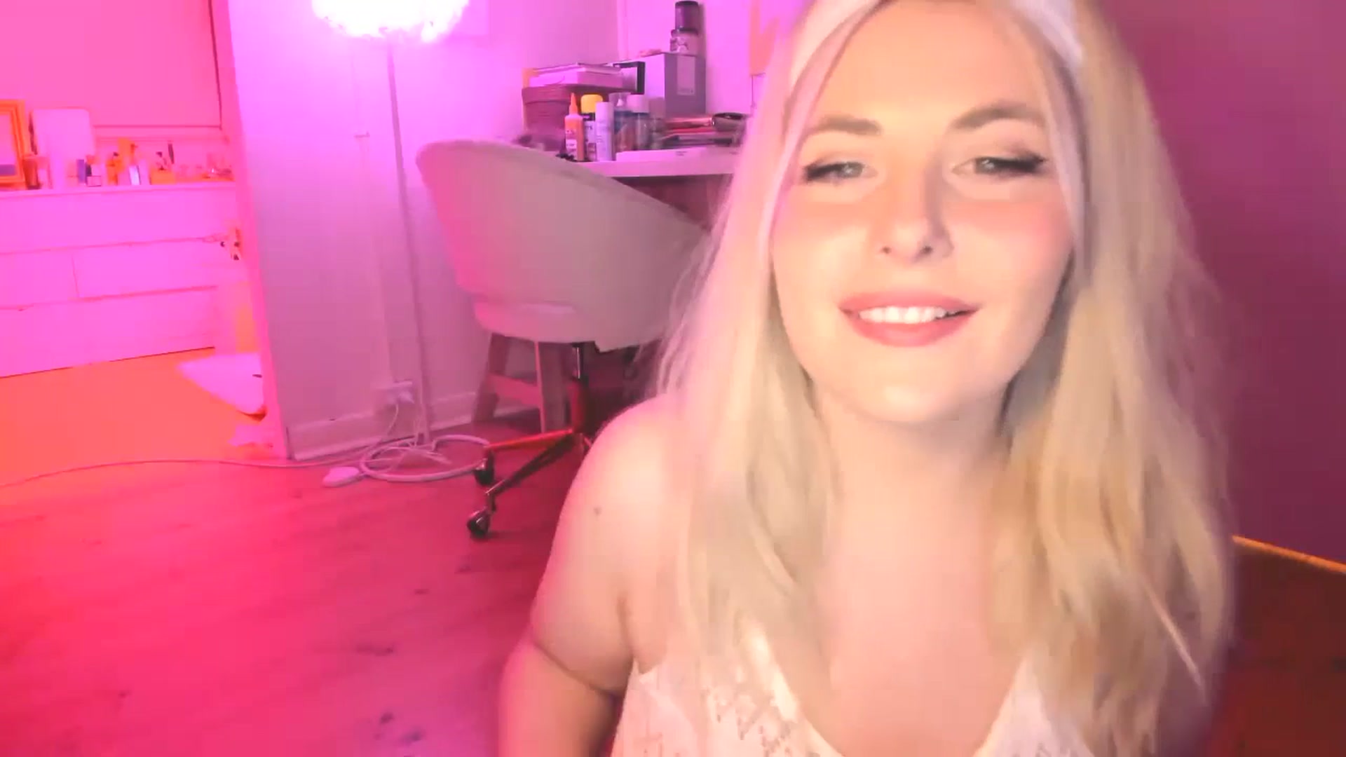 Gallery image thumbnail from Fun_Nikki's myfreecams stream on, 07/09/2023, 11:59 image 9 of 20