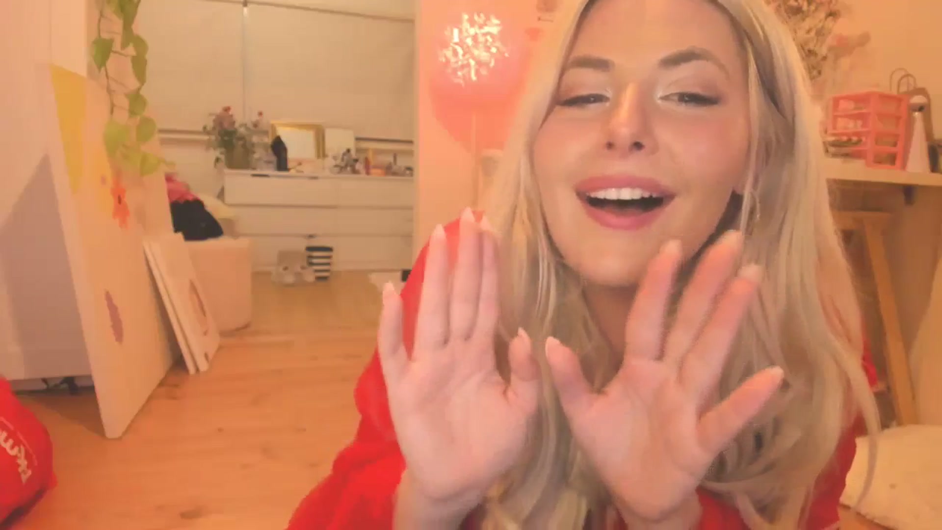 Gallery image thumbnail from Fun_Nikki's myfreecams stream on, 08/12/2023, 12:59 image 5 of 20