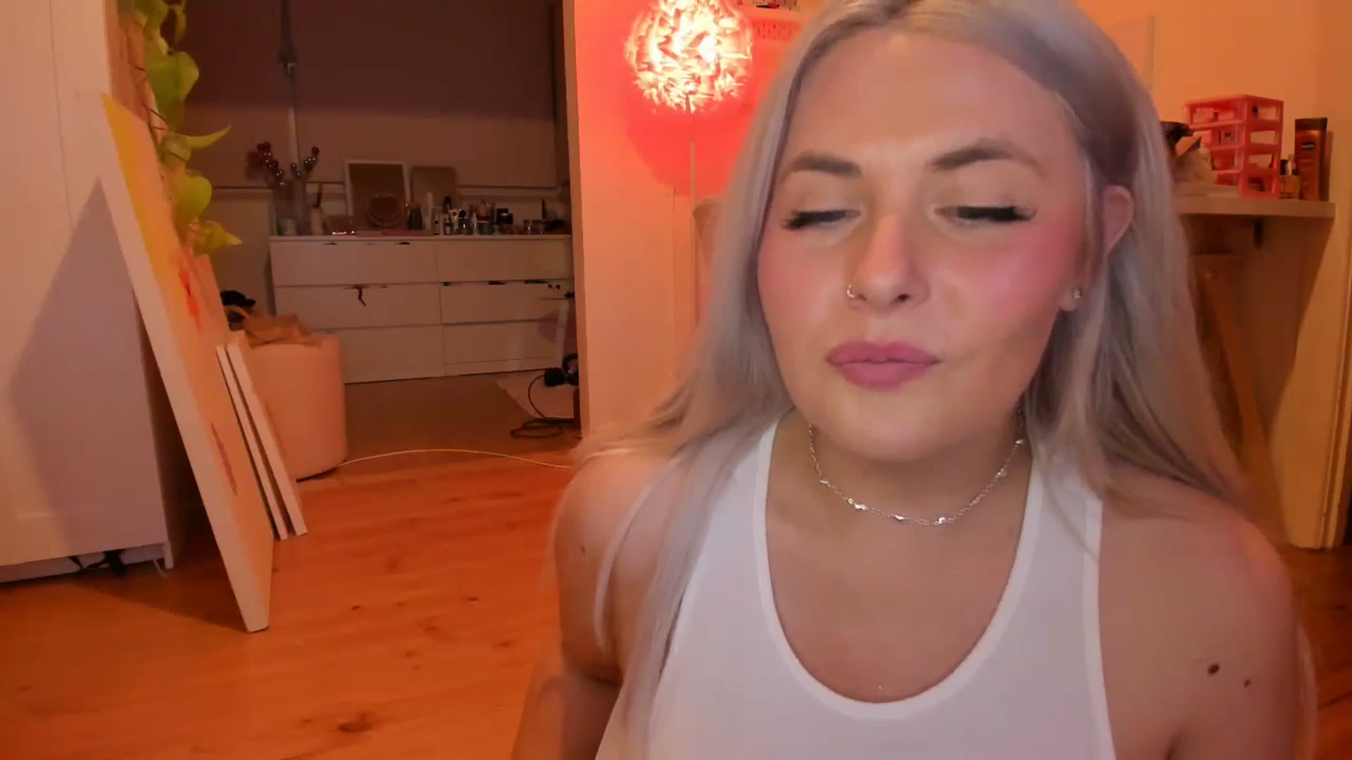 Gallery image thumbnail from Fun_Nikki's myfreecams stream on, 09/07/2023, 09:57 image 16 of 20