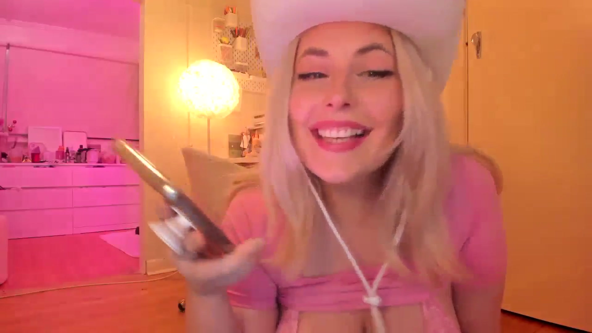 Gallery image thumbnail from Fun_Nikki's myfreecams stream on, 10/07/2023, 10:46 image 11 of 20