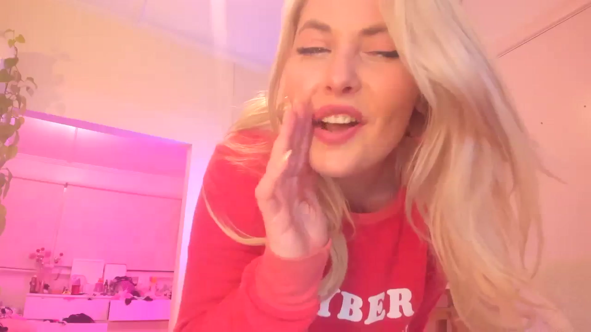 Gallery image thumbnail from Fun_Nikki's myfreecams stream on, 10/07/2023, 16:14 image 19 of 20