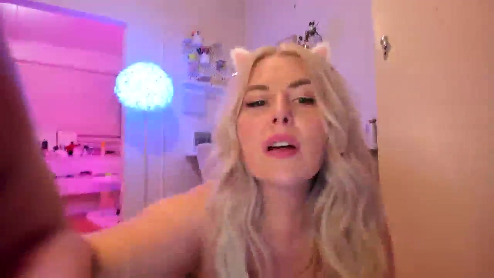 Gallery image thumbnail from Fun_Nikki's myfreecams stream on, 10/13/2023, 13:50 image 14 of 20