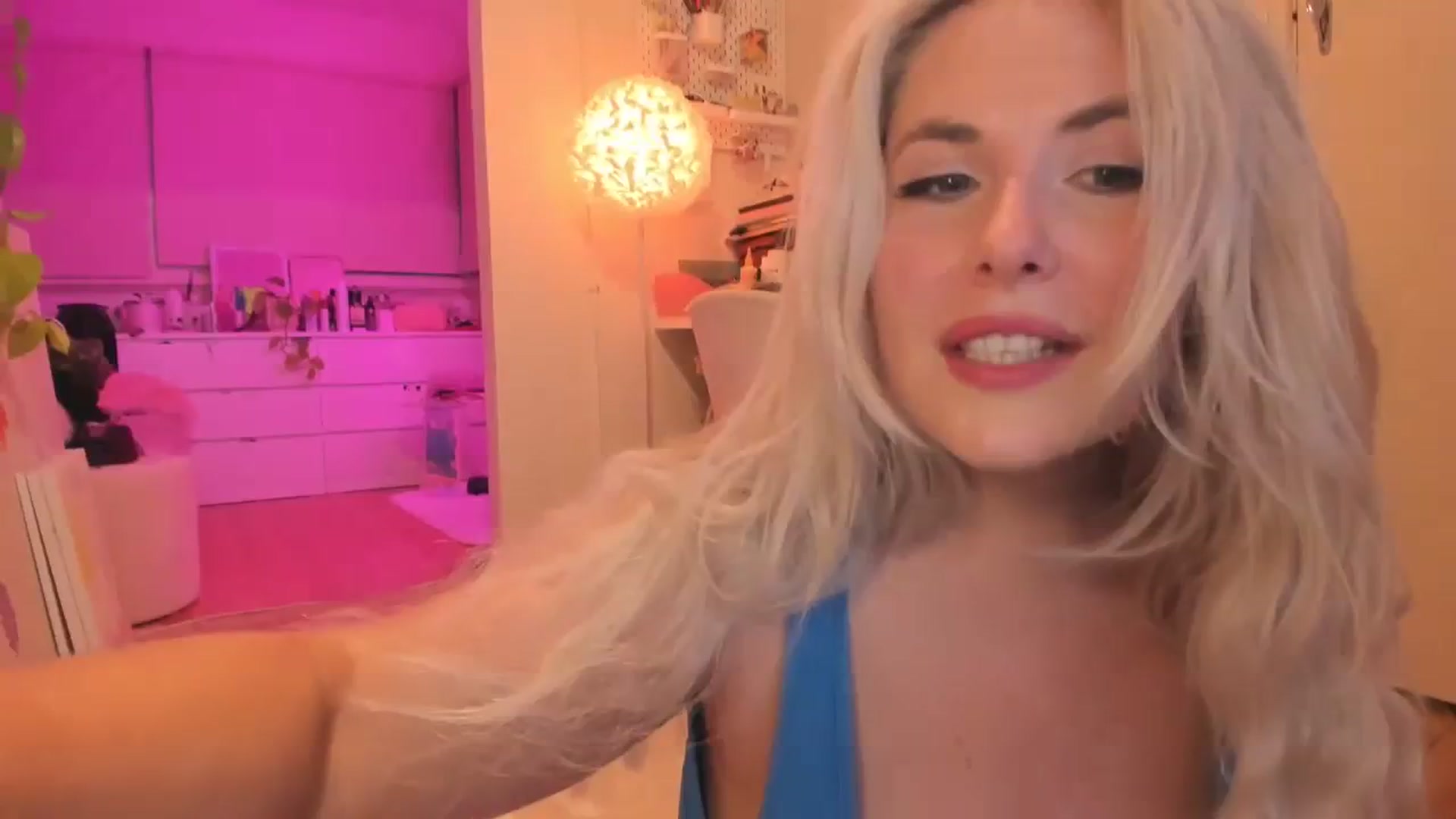 Gallery image thumbnail from Fun_Nikki's myfreecams stream on, 11/11/2023, 10:06 image 7 of 20