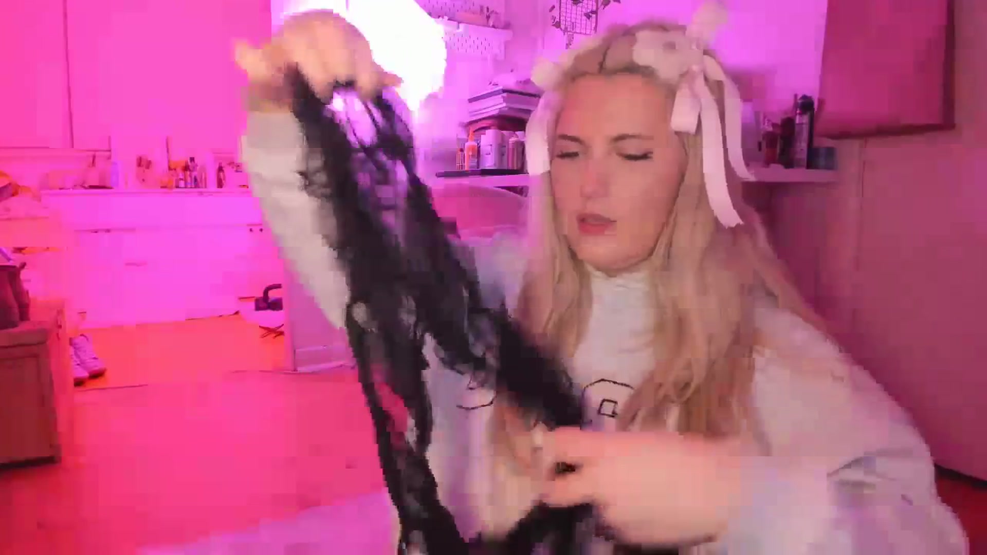 Gallery image thumbnail from Fun_Nikki's myfreecams stream on, 12/10/2023, 11:23 image 15 of 20