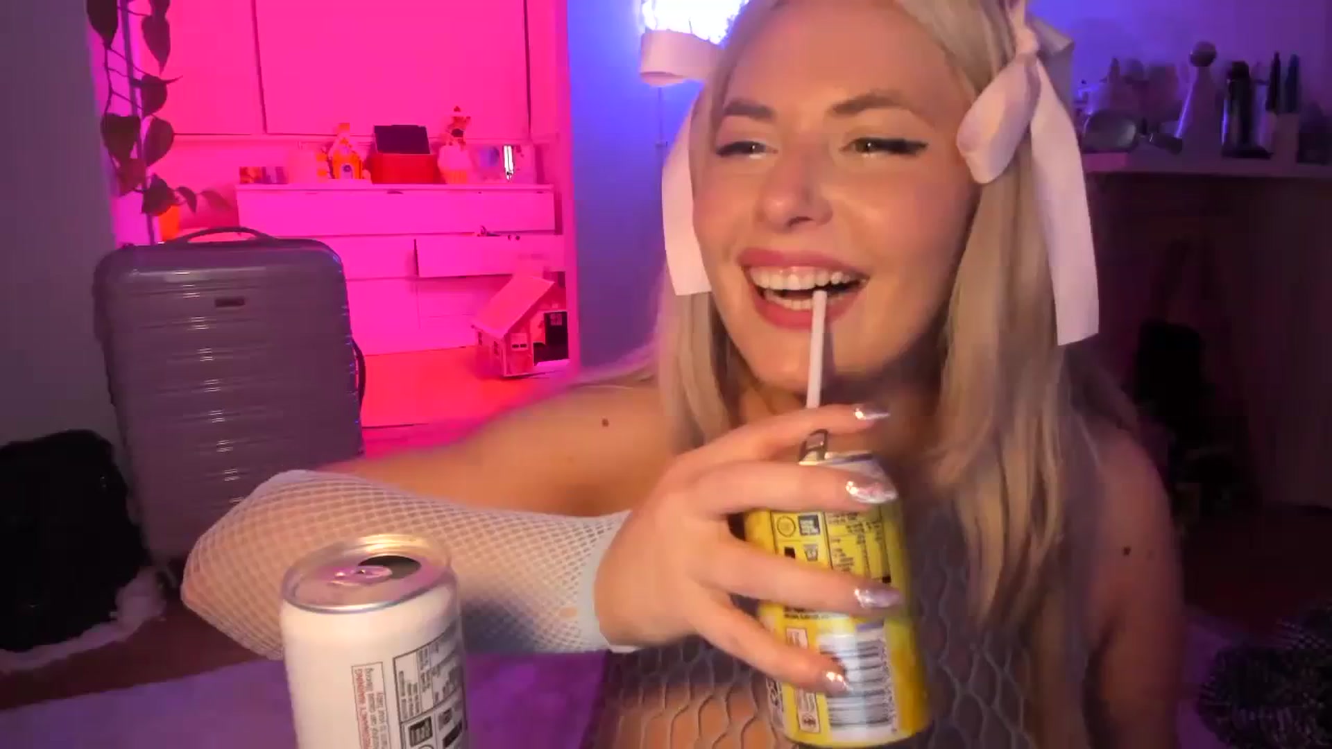 Gallery image thumbnail from Fun_Nikki's myfreecams stream on, 12/16/2023, 14:14 image 8 of 20