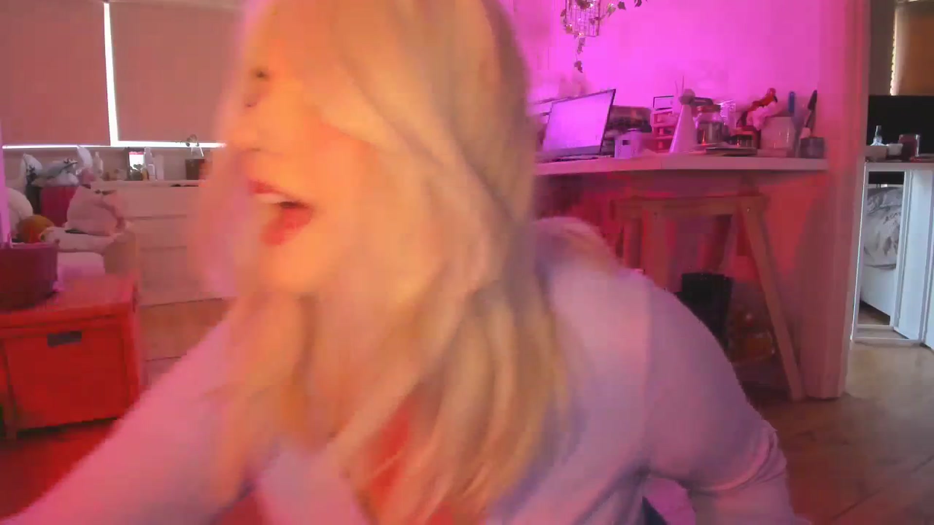 Gallery image thumbnail from Fun_Nikki's myfreecams stream on, 03/07/2024, 10:30 image 3 of 20