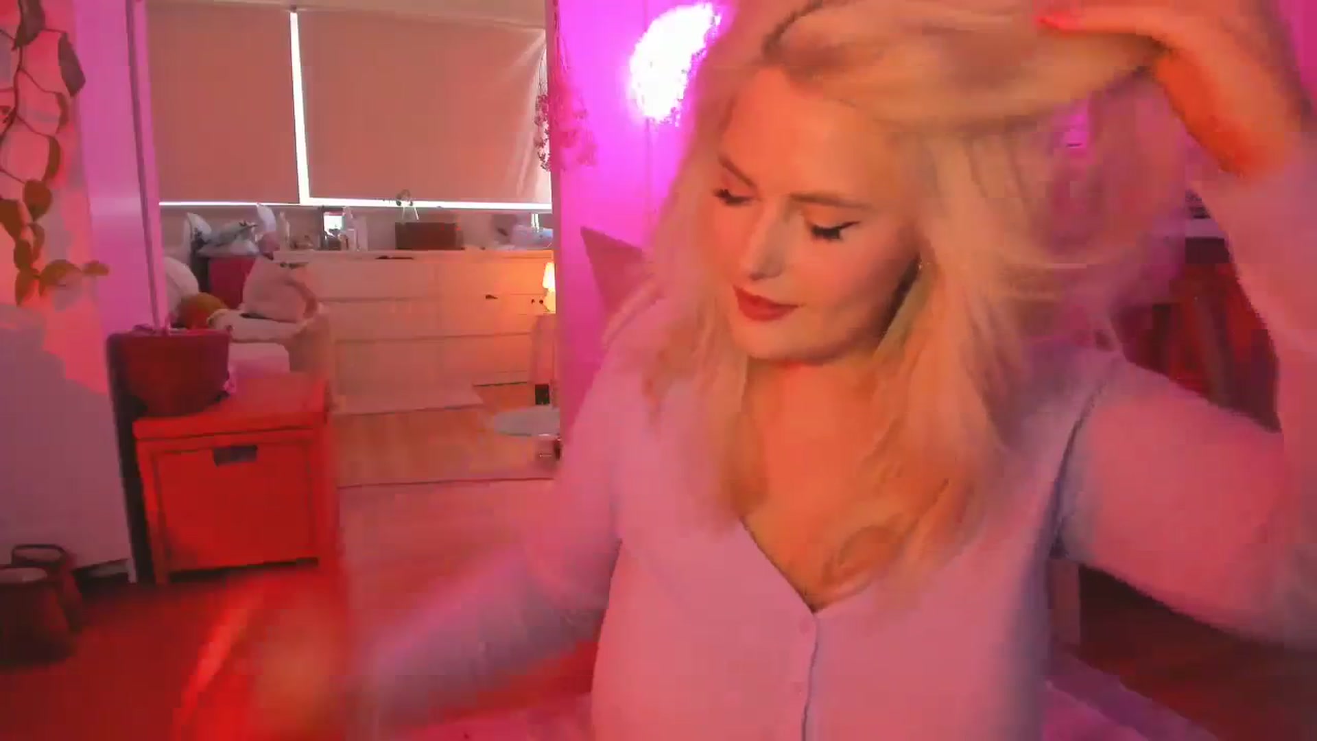 Gallery image thumbnail from Fun_Nikki's myfreecams stream on, 03/07/2024, 10:30 image 4 of 20