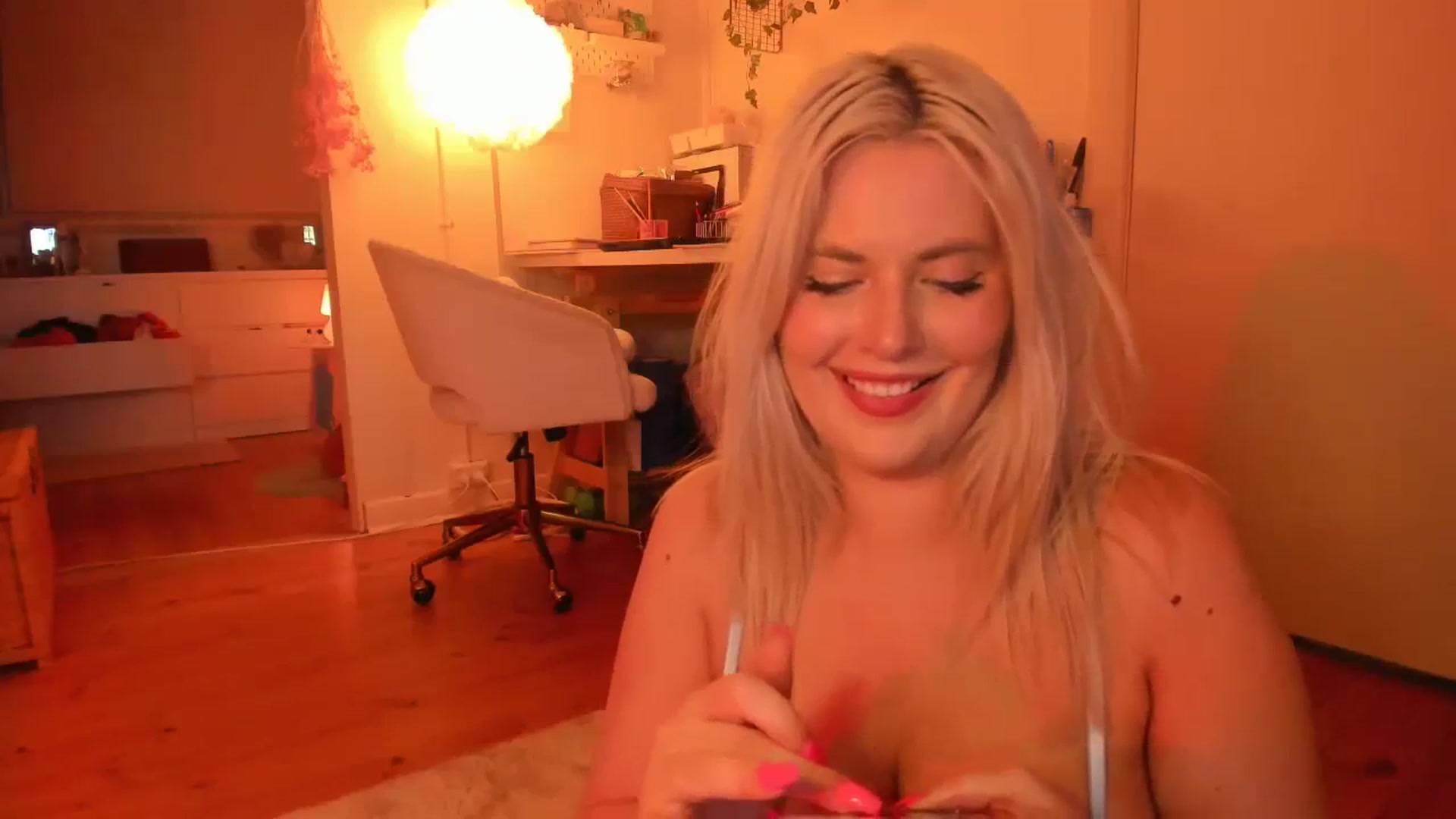 Gallery image thumbnail from Fun_Nikki's myfreecams stream on, 03/09/2024, 11:01 image 12 of 20