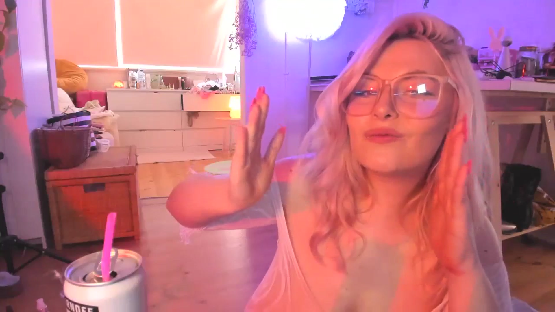 Gallery image thumbnail from Fun_Nikki's myfreecams stream on, 03/15/2024, 09:54 image 7 of 20