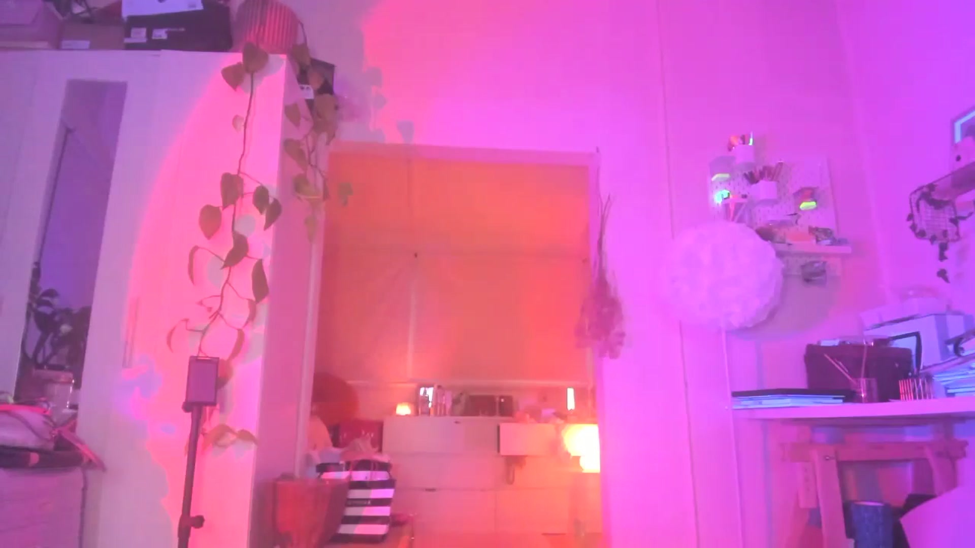 Gallery image thumbnail from Fun_Nikki's myfreecams stream on, 03/15/2024, 09:54 image 19 of 20