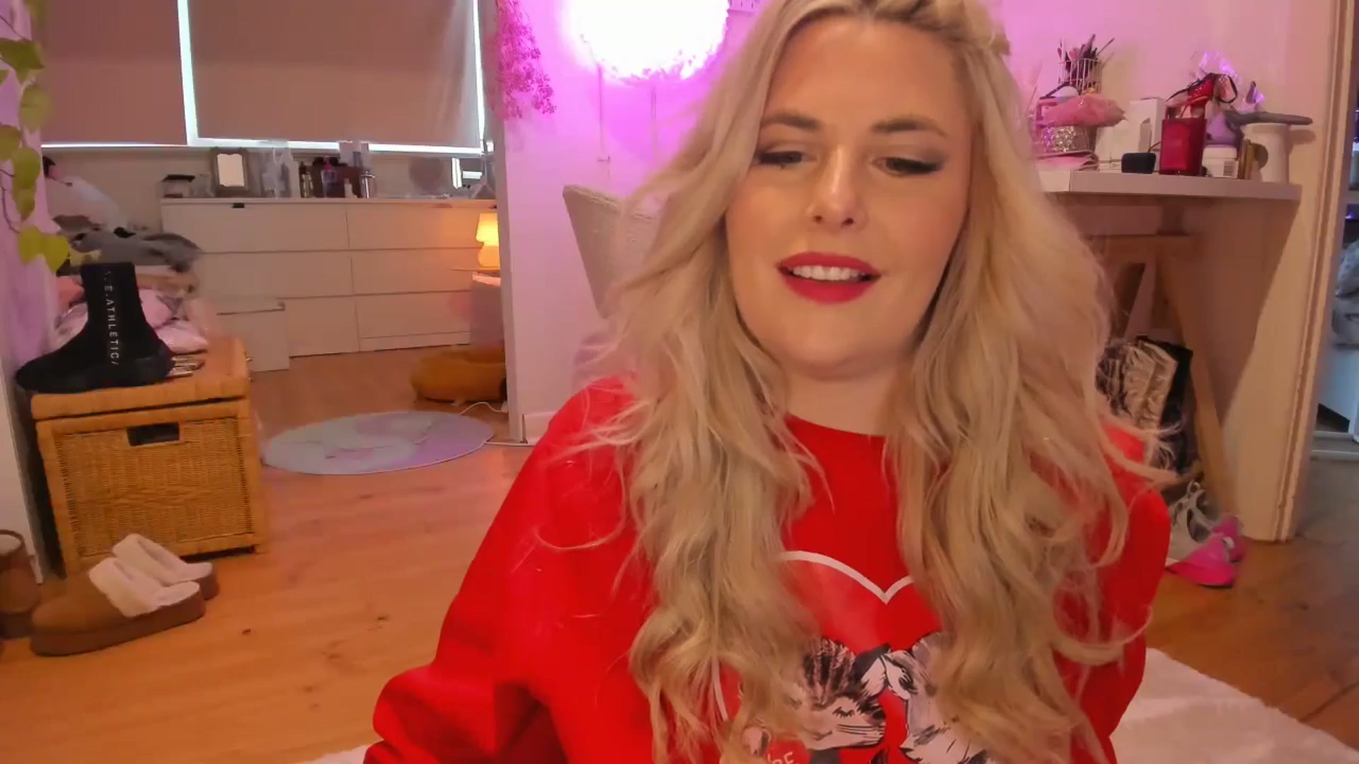 Gallery image thumbnail from Fun_Nikki's myfreecams stream on, 04/17/2024, 09:18 image 3 of 20