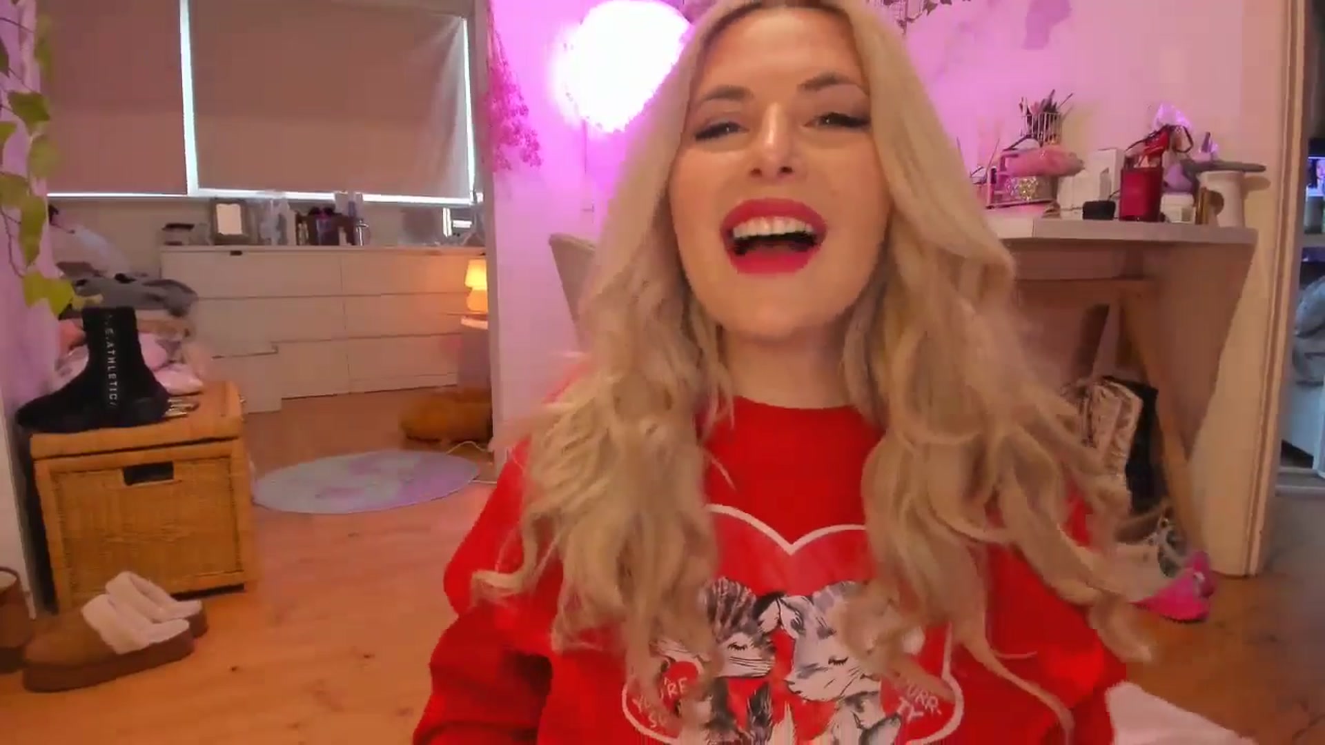 Gallery image thumbnail from Fun_Nikki's myfreecams stream on, 04/17/2024, 09:18 image 2 of 20