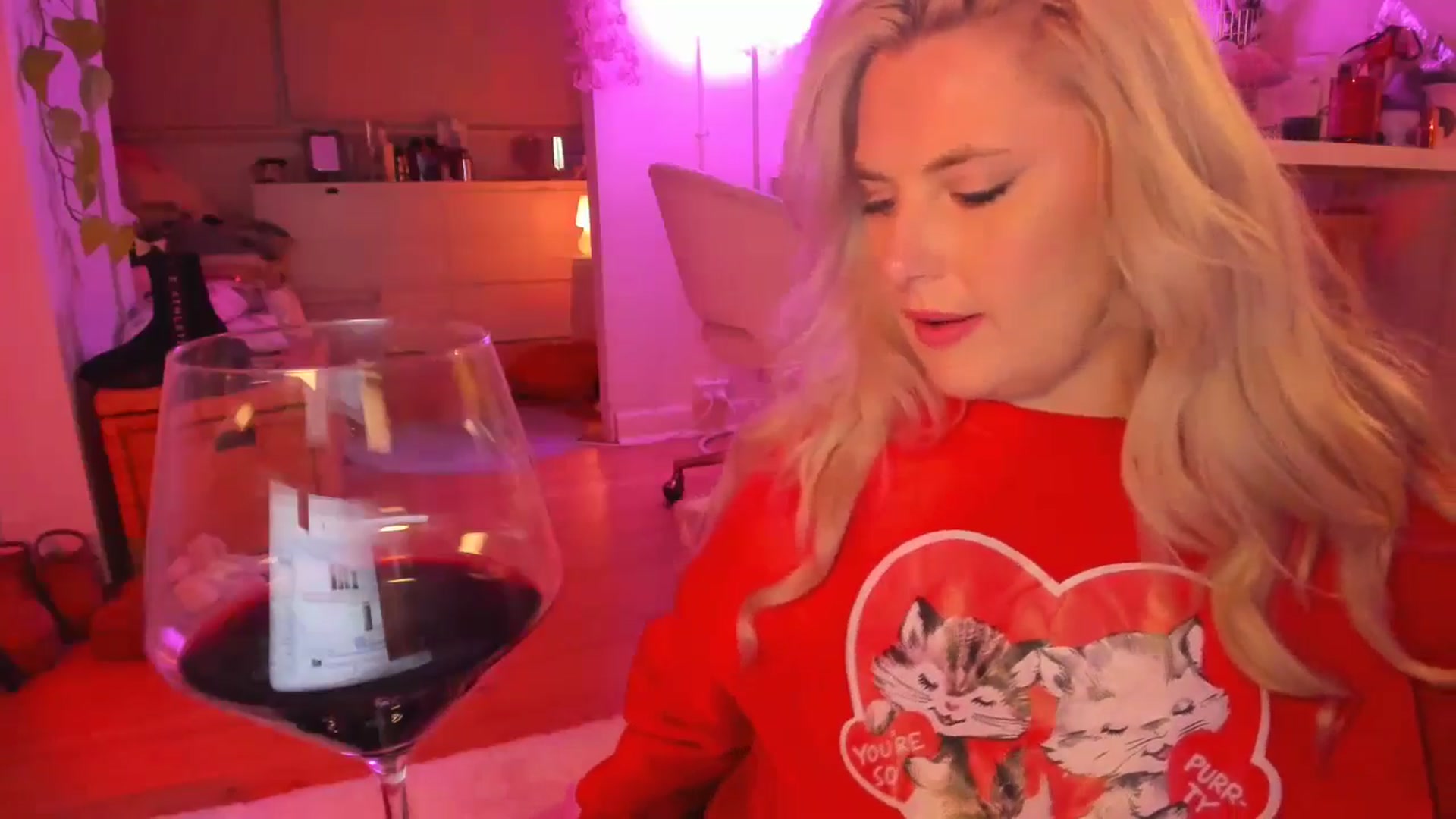 Gallery image thumbnail from Fun_Nikki's myfreecams stream on, 04/17/2024, 09:18 image 19 of 20