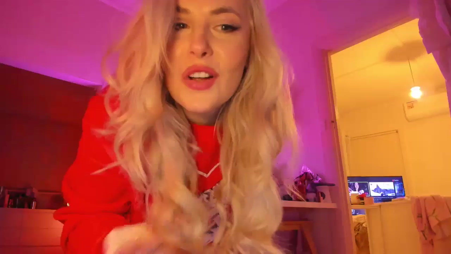 Gallery image thumbnail from Fun_Nikki's myfreecams stream on, 04/17/2024, 09:18 image 18 of 20